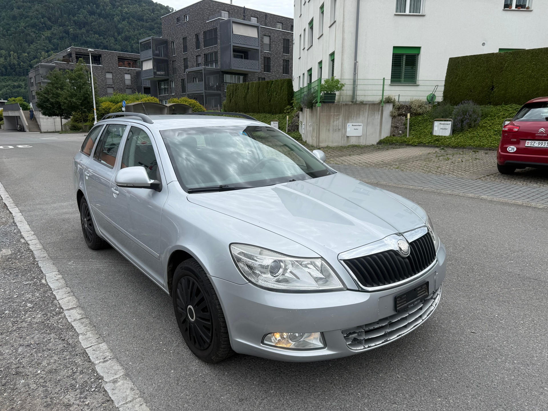 SKODA Octavia Combi 1.9 TDI Swiss Adventure 4x4-image-0
