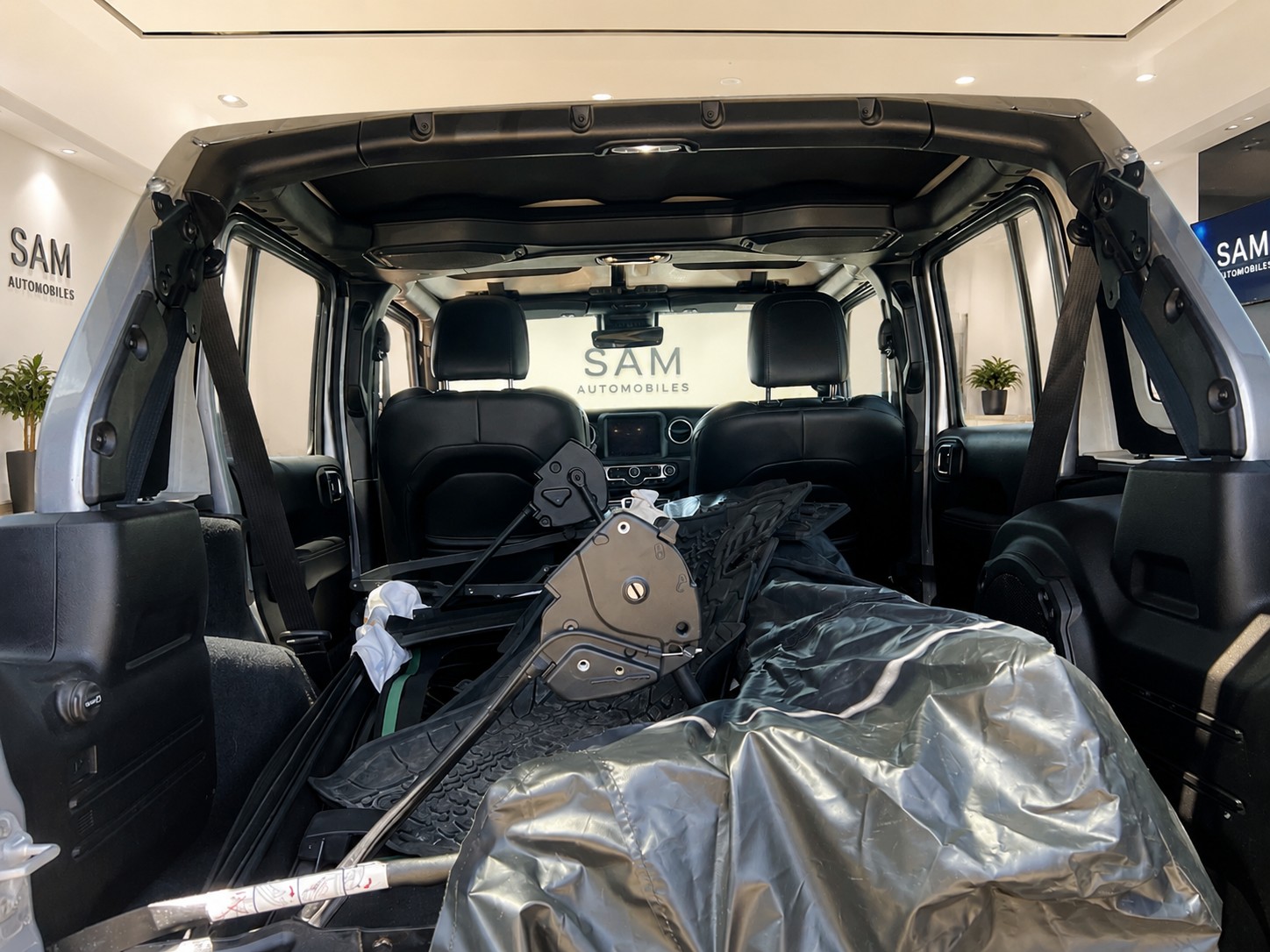 JEEP Unlimited Overland 2.0 Turbo 4x4-image-6
