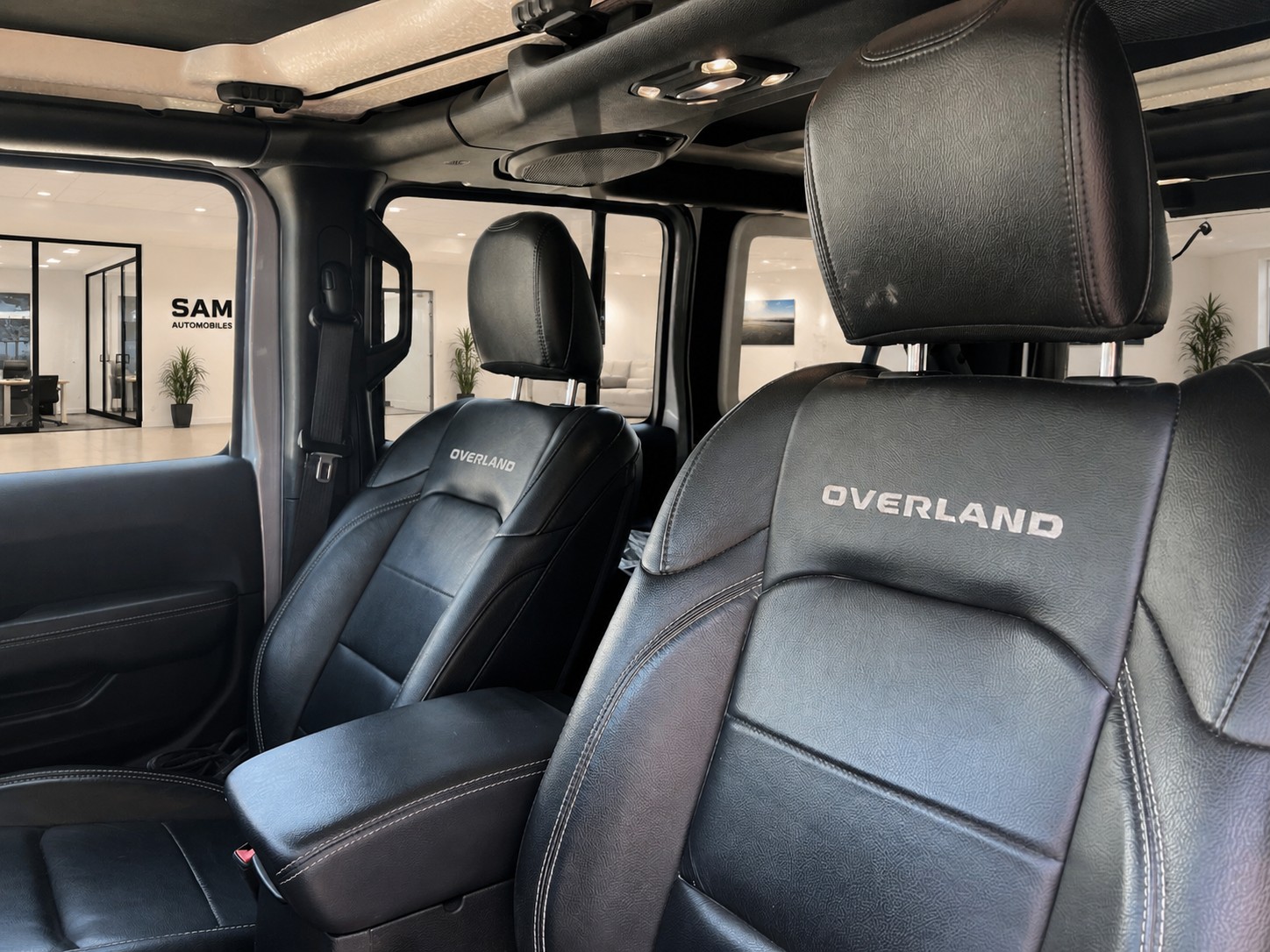 JEEP Unlimited Overland 2.0 Turbo 4x4-image-10