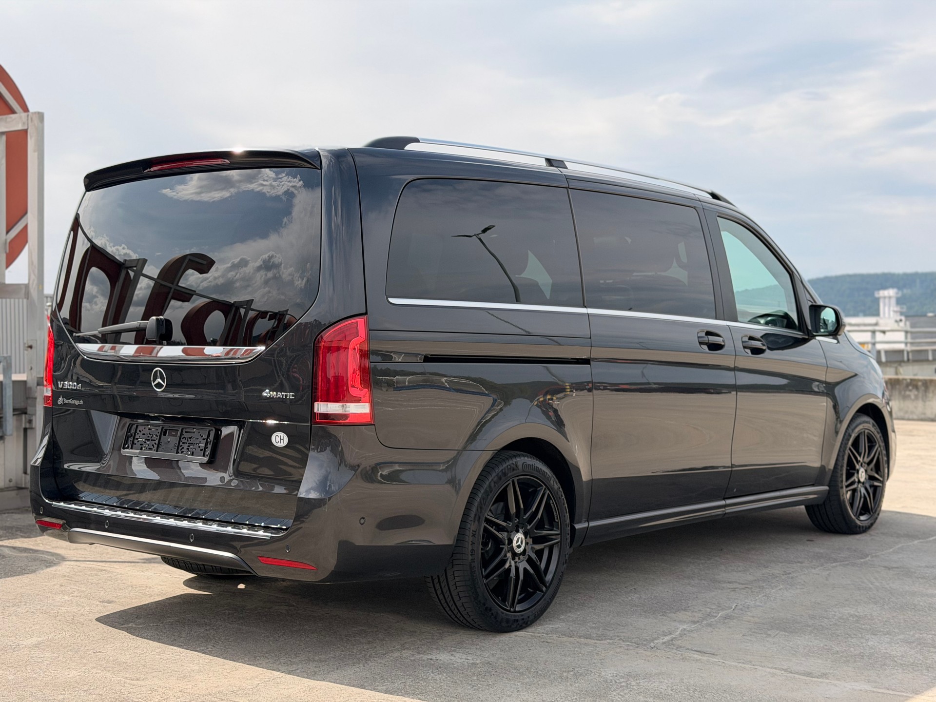 MERCEDES-BENZ V 300 d lang Swiss Edition 4Matic 9G-Tronic-image-3