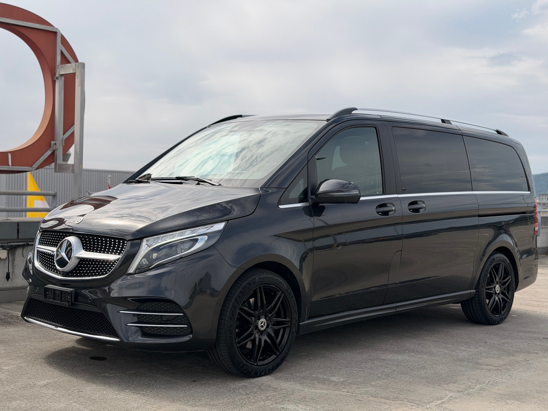 MERCEDES-BENZ V 300 d lang Swiss Edition 4Matic 9G-Tronic-image-4