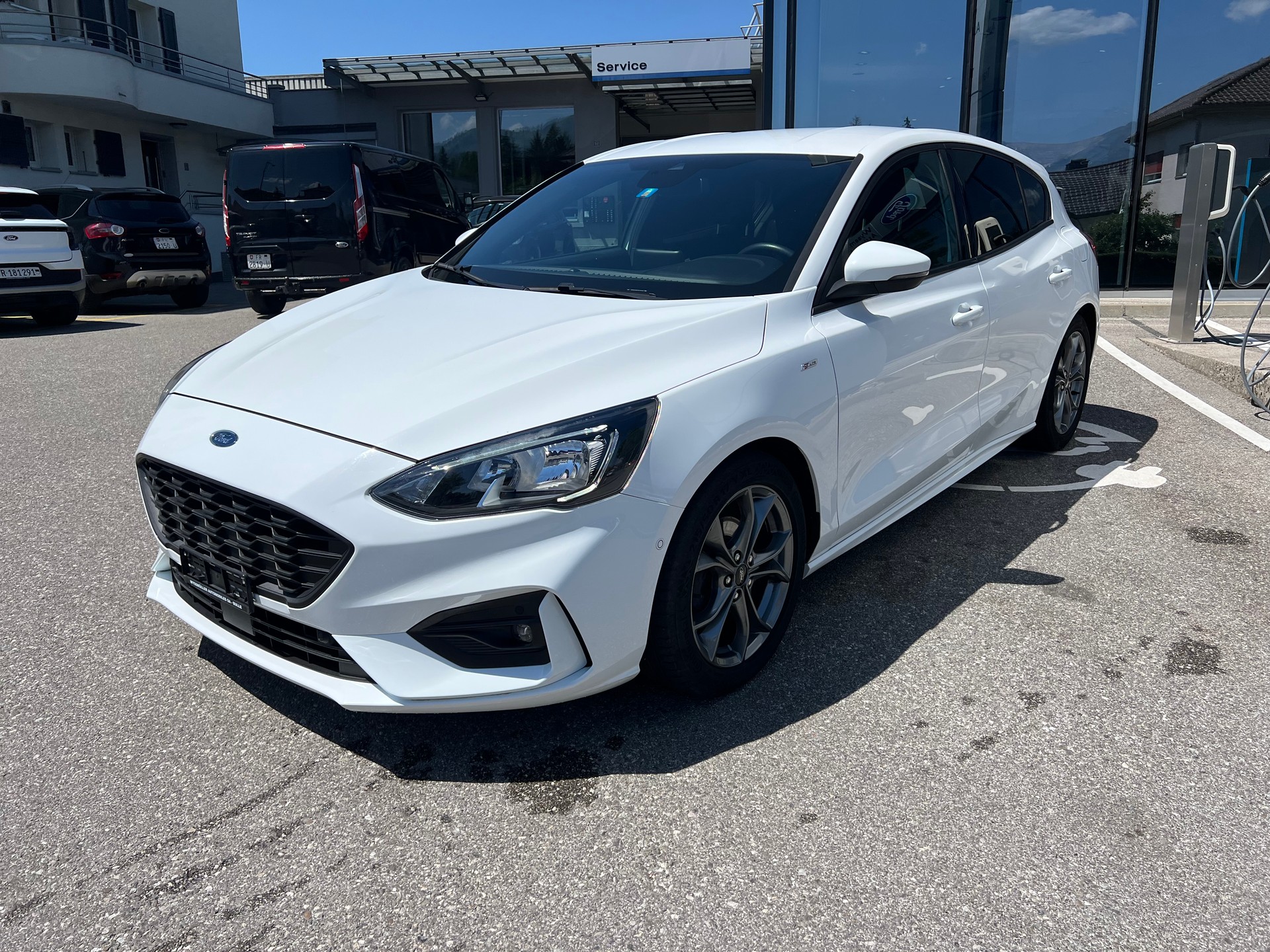 FORD Focus 1.0 SCTi ST Line Automatic-image-3
