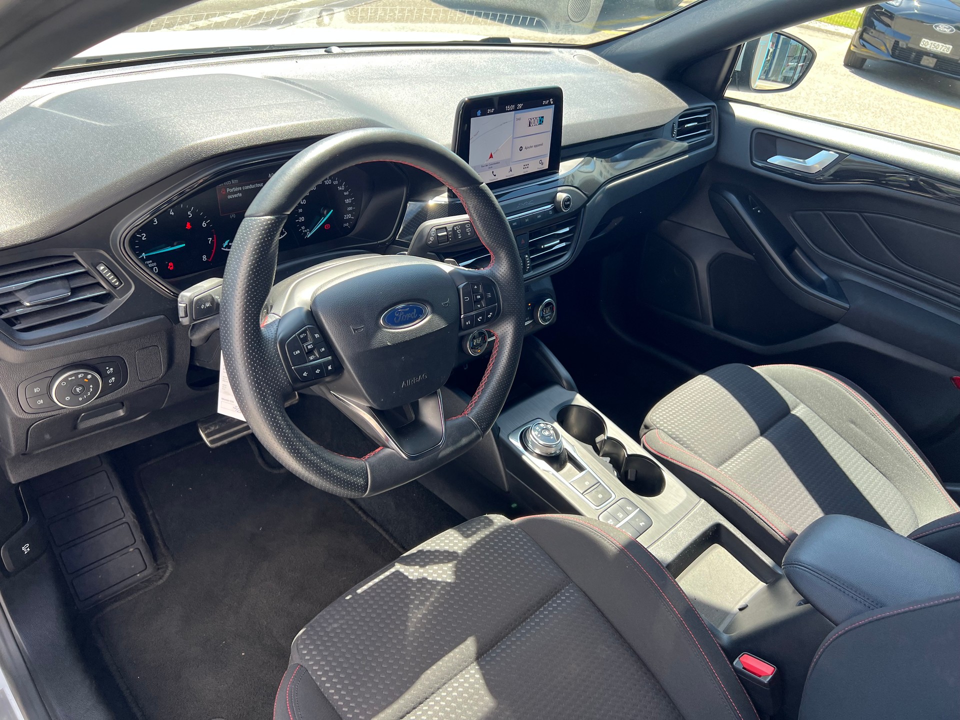 FORD Focus 1.0 SCTi ST Line Automatic-image-5