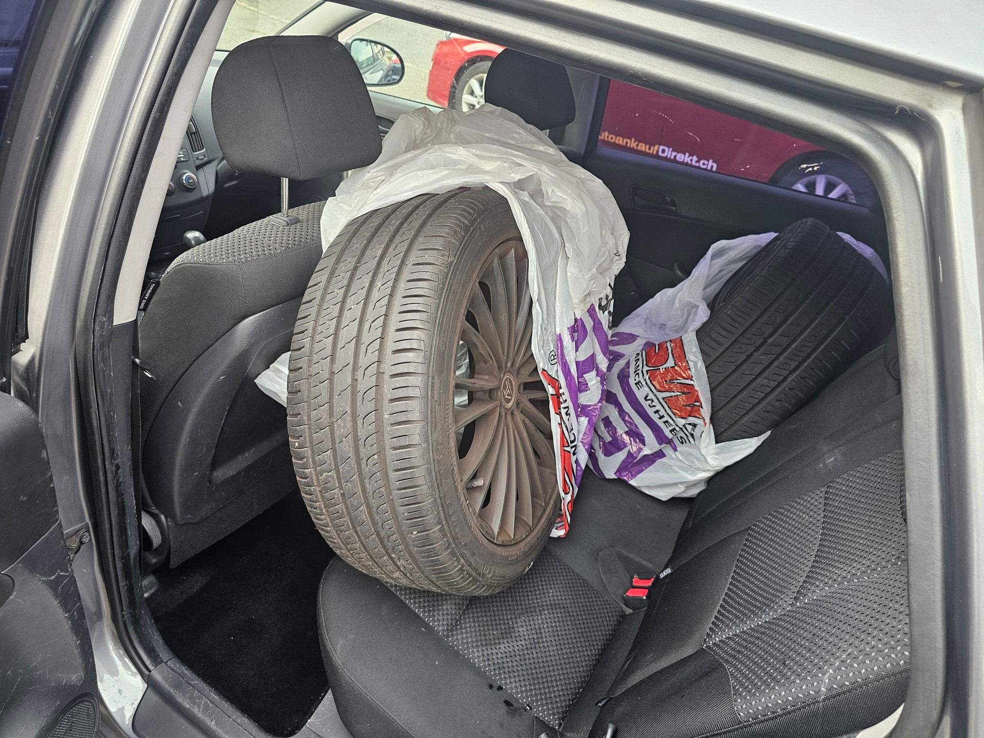HYUNDAI i30 Wagon 1.4 Comfort-image-9