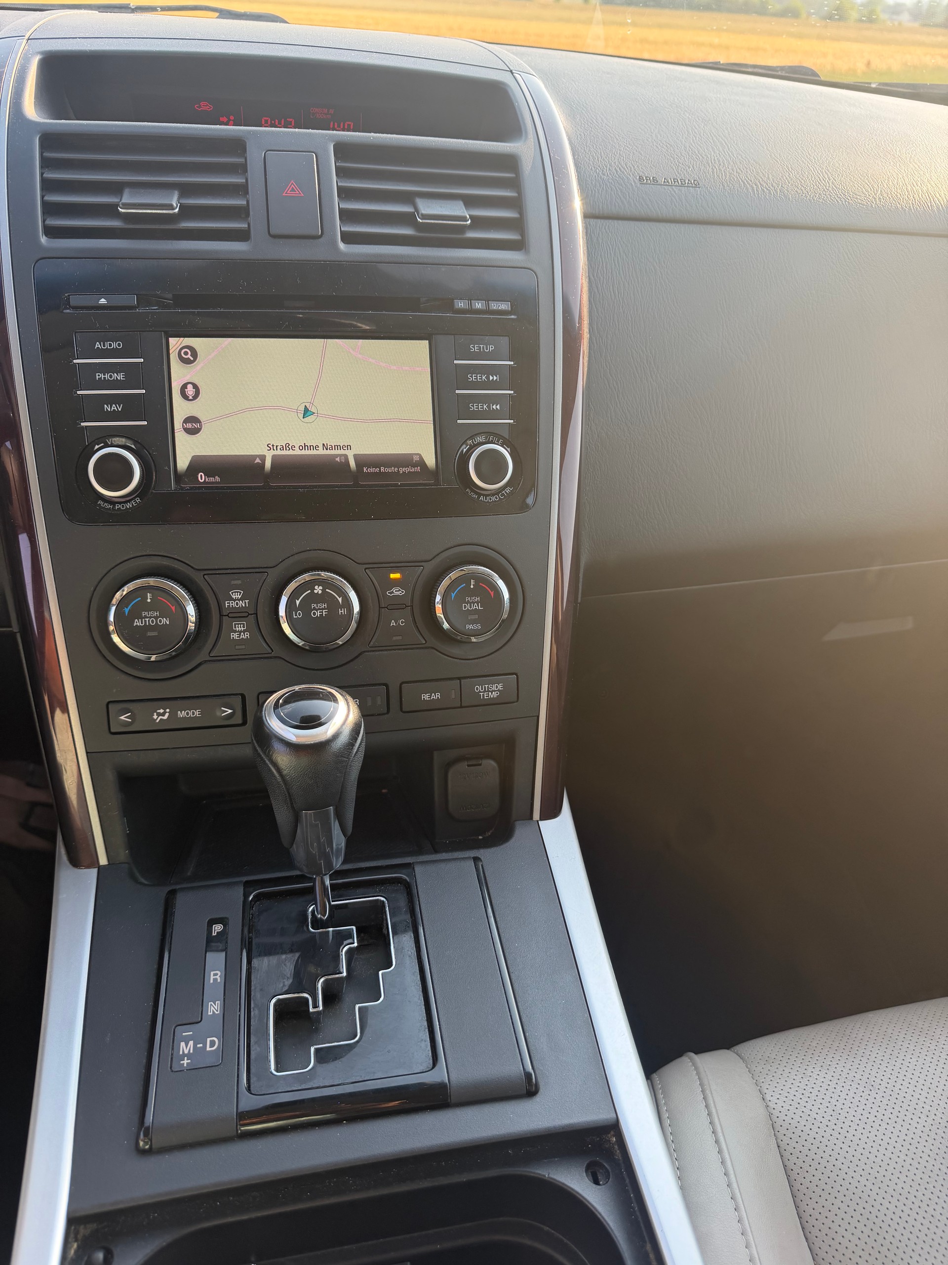 MAZDA CX-9 3.7 V6 Revolution Automatic-image-12