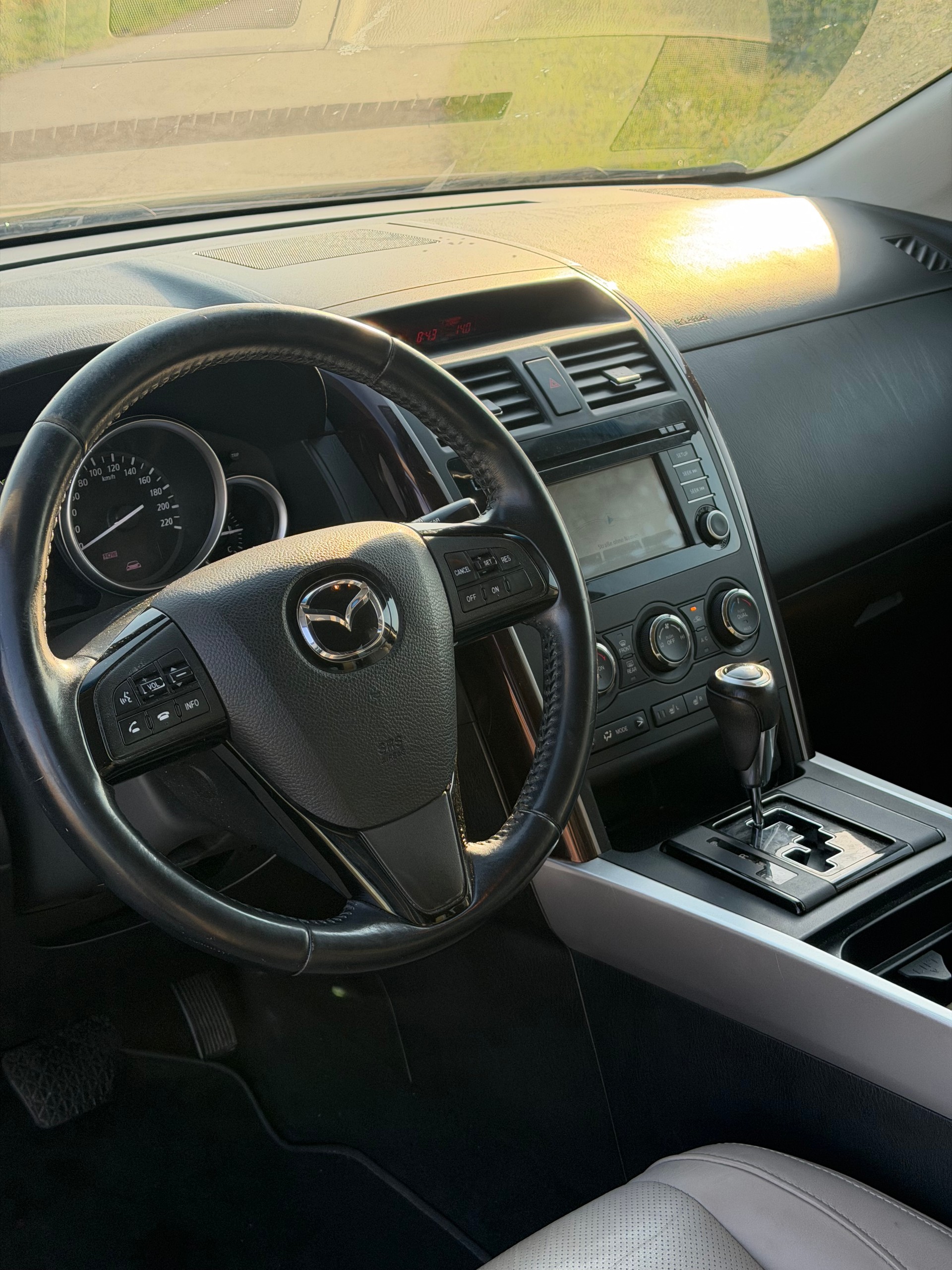 MAZDA CX-9 3.7 V6 Revolution Automatic-image-11
