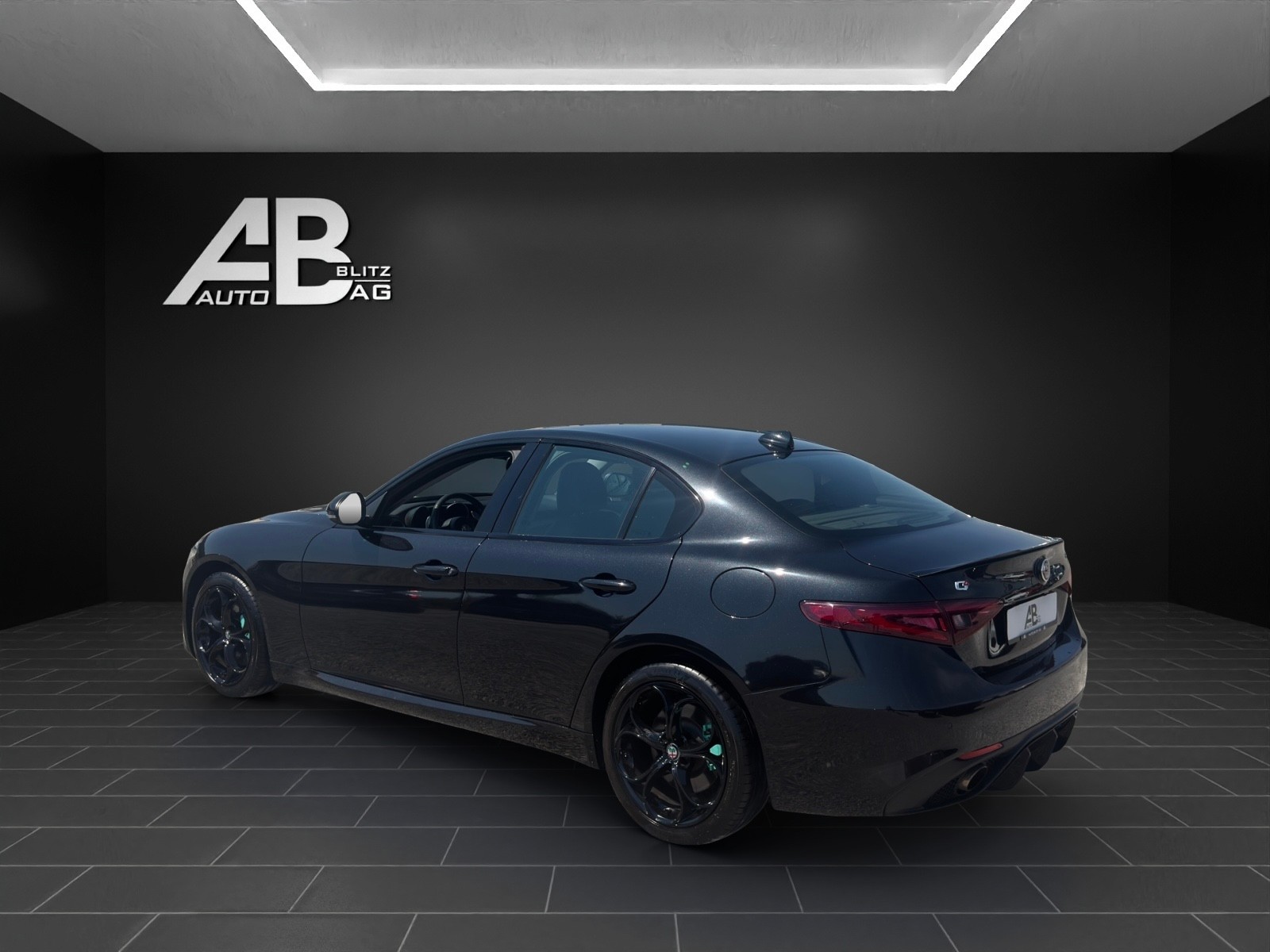 ALFA ROMEO Giulia 2.0 Veloce Q4 Automatic mit 280 PS * Ragazzon Sportauspuffanlage *-image-2