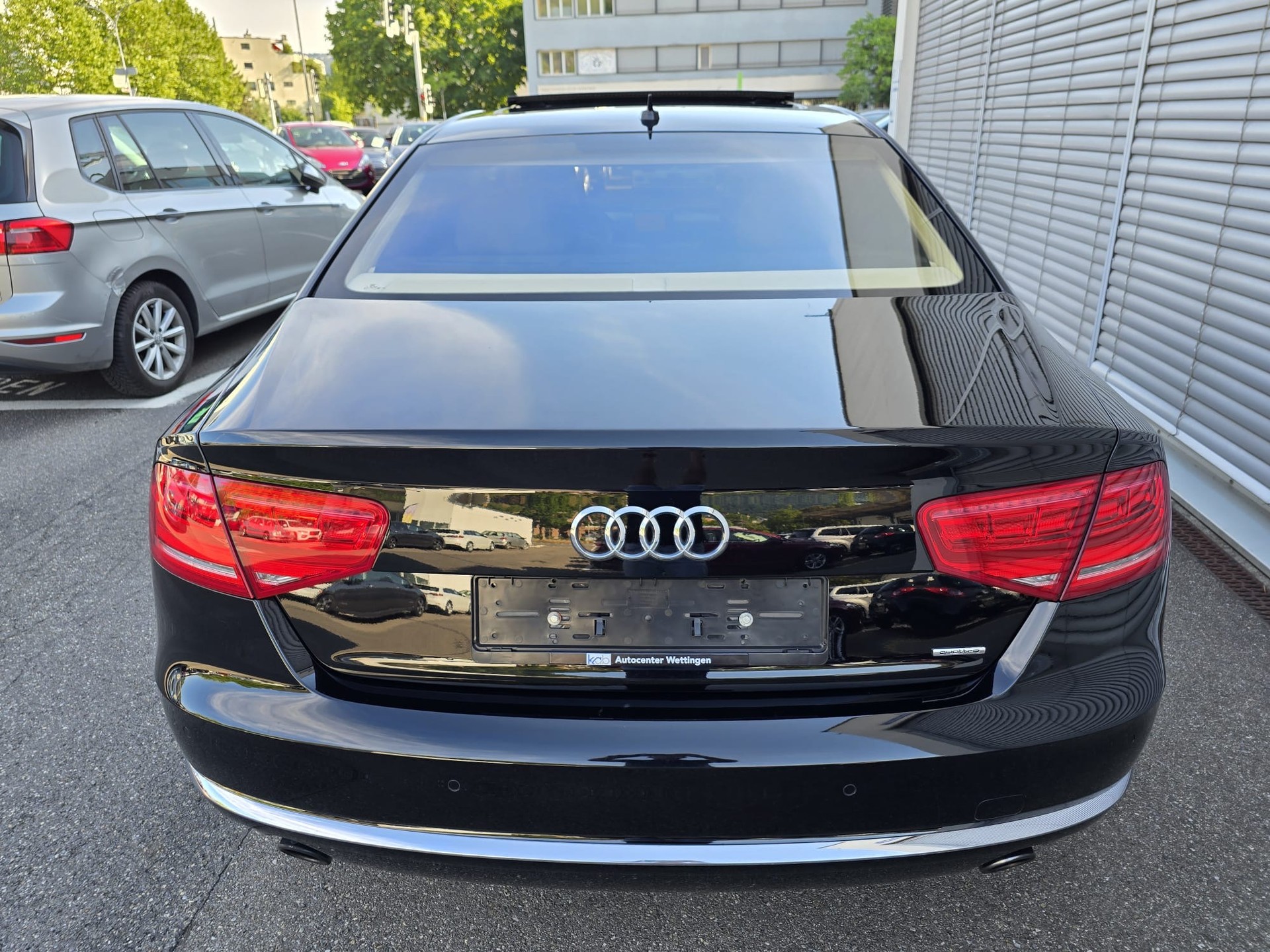 AUDI A8 L 4.0 TFSI-image-4