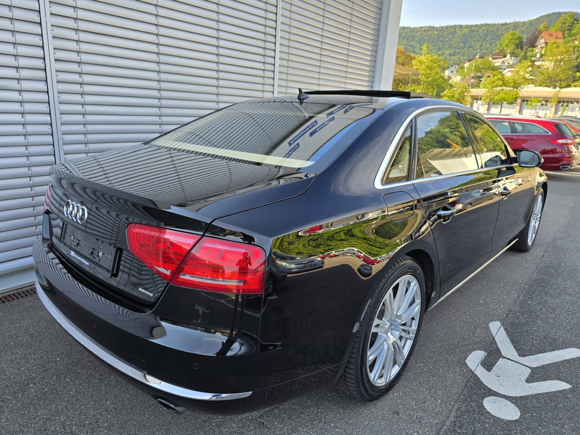 AUDI A8 L 4.0 TFSI-image-3