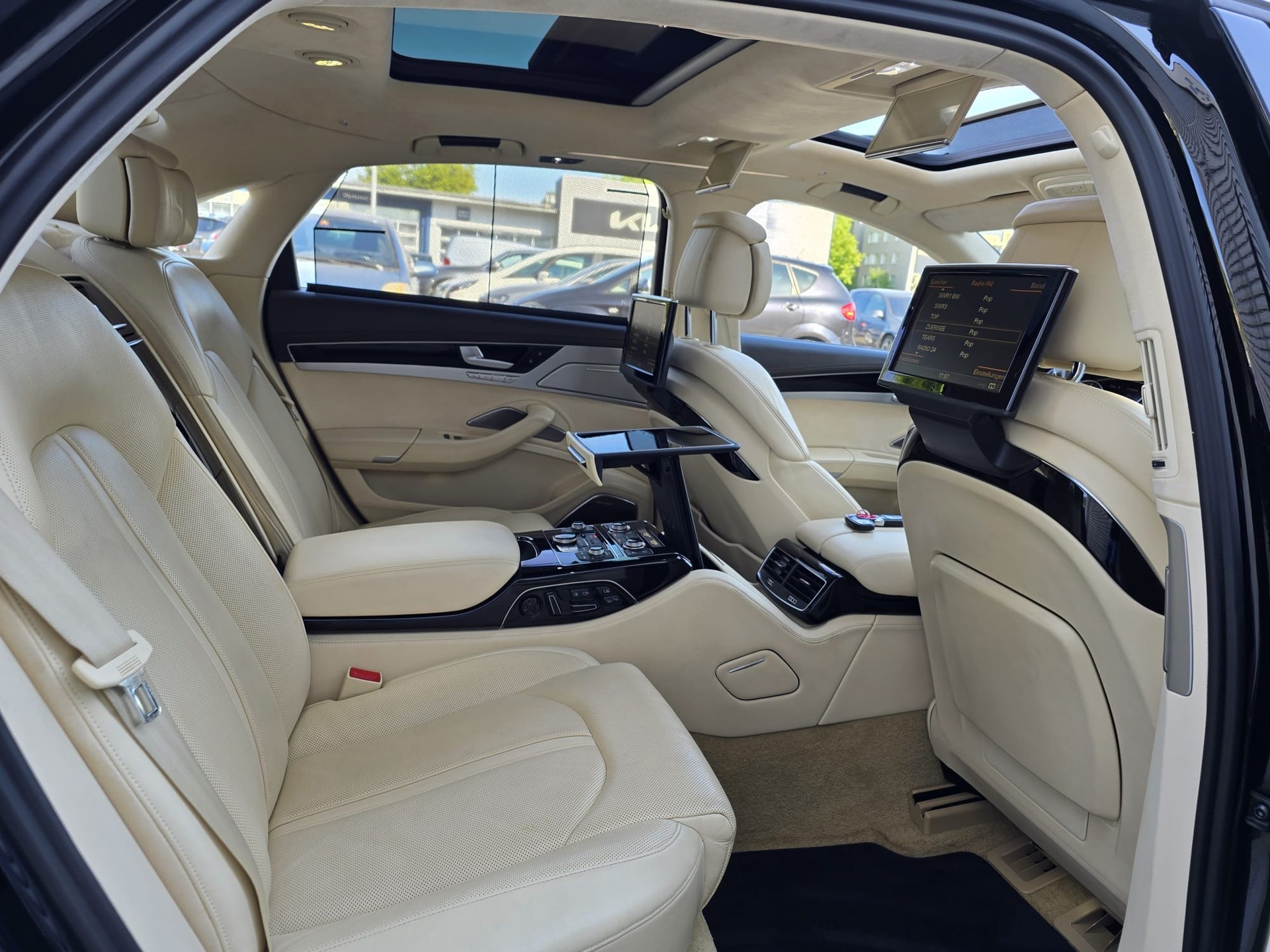 AUDI A8 L 4.0 TFSI-image-14