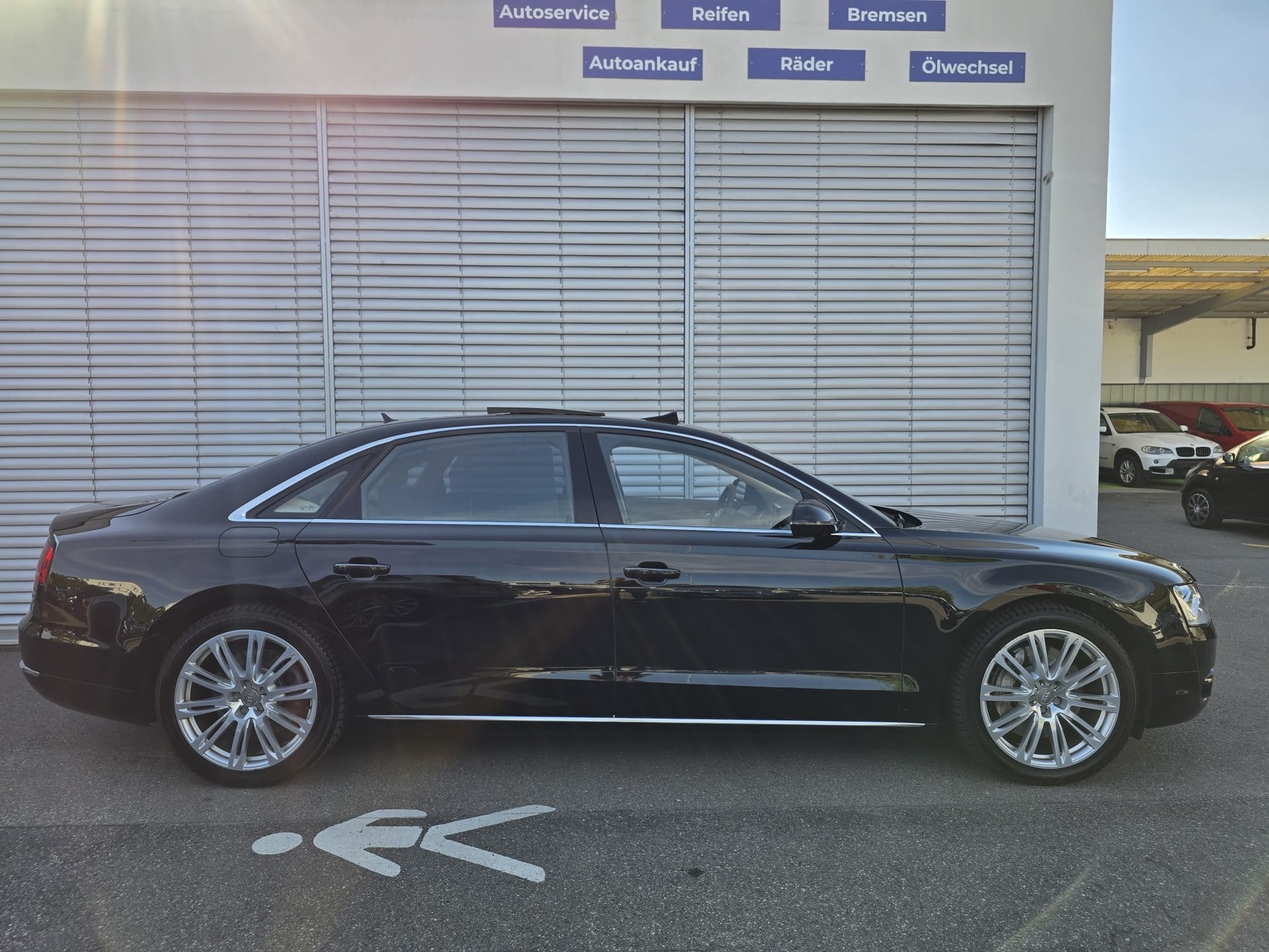 AUDI A8 L 4.0 TFSI-image-5