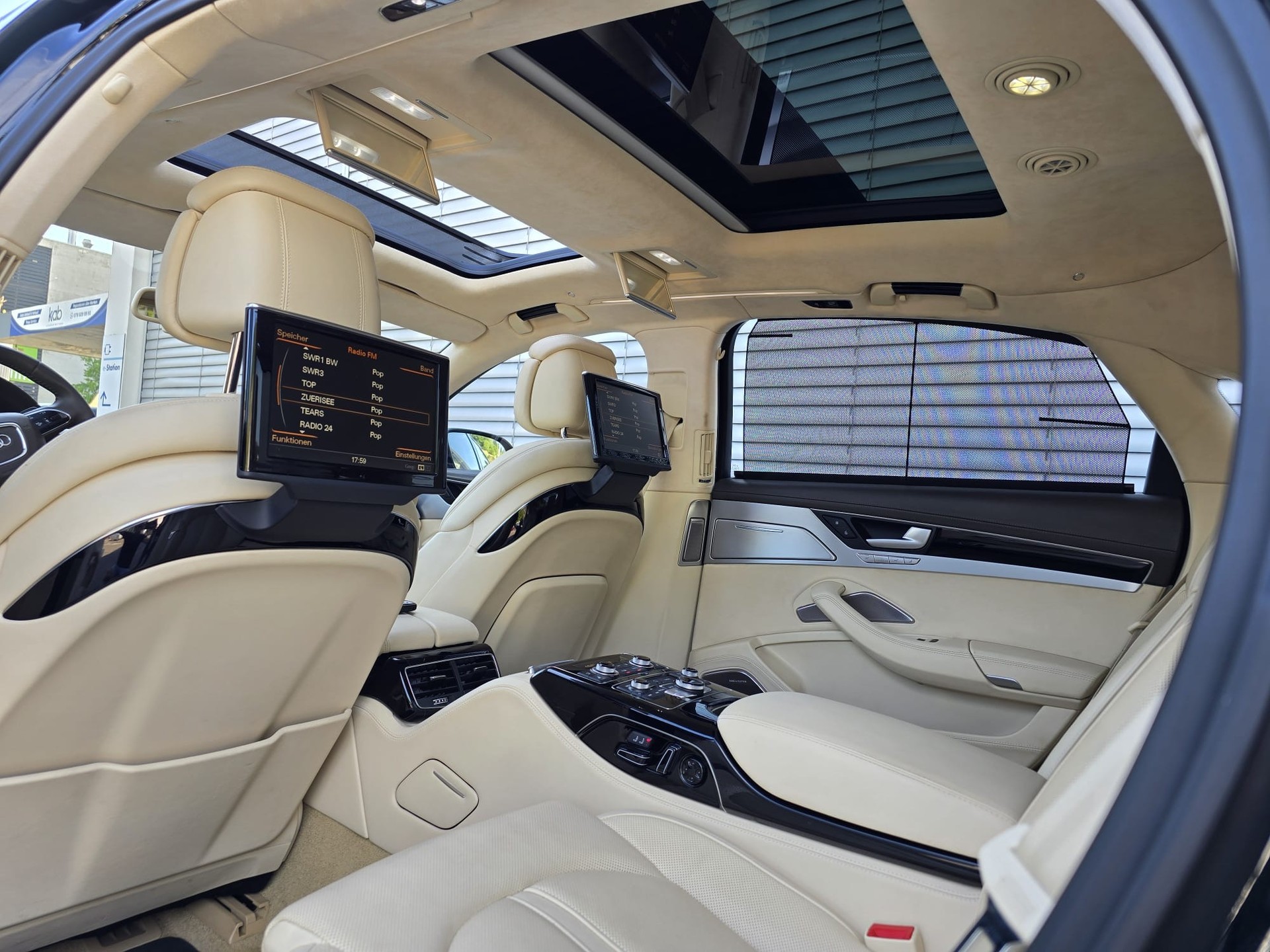 AUDI A8 L 4.0 TFSI-image-23