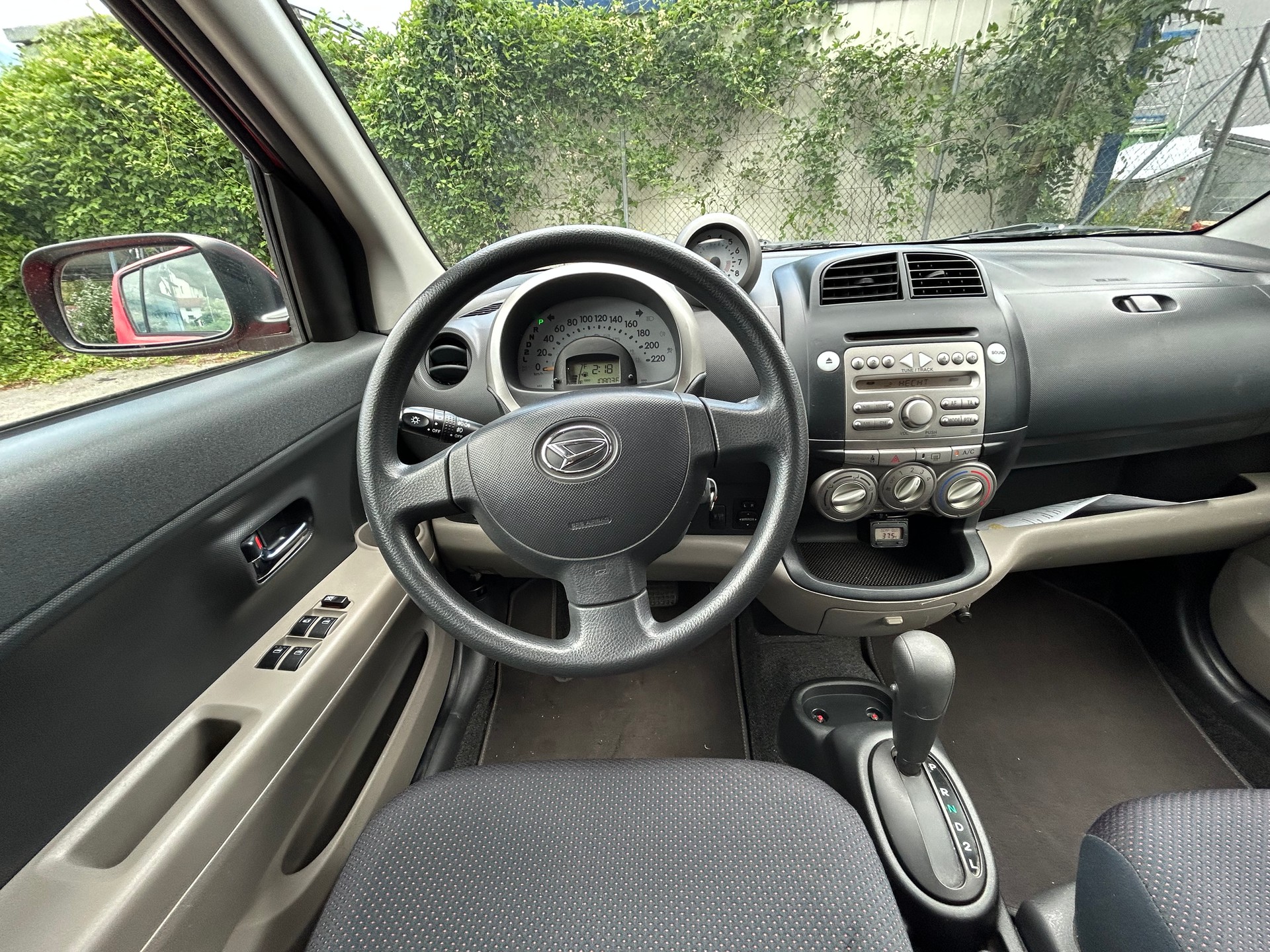 DAIHATSU Sirion 1.3 S eco-4WD Automatik-image-9