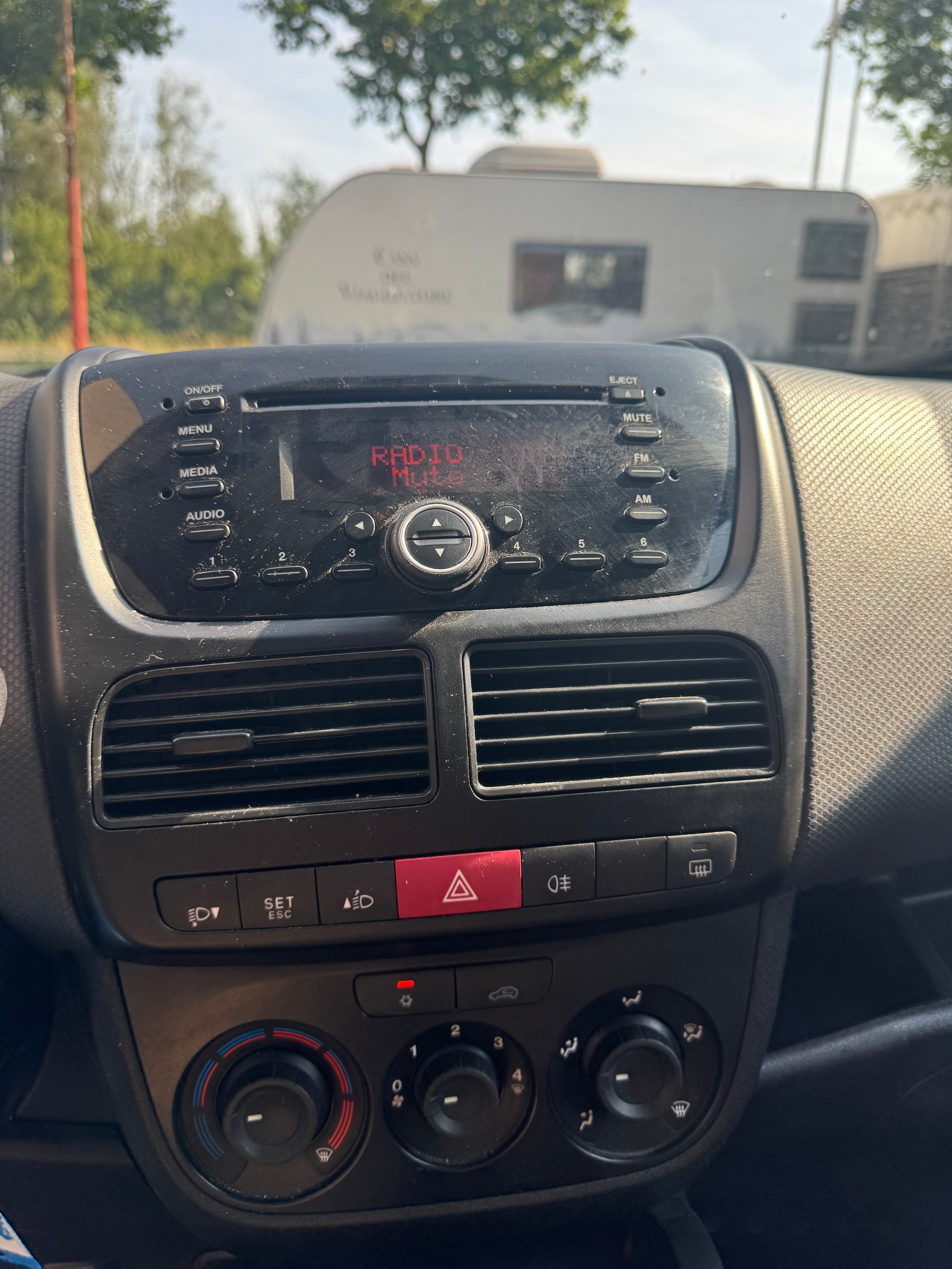 FIAT Doblò 1.4 16V Cargo Swiss-image-9