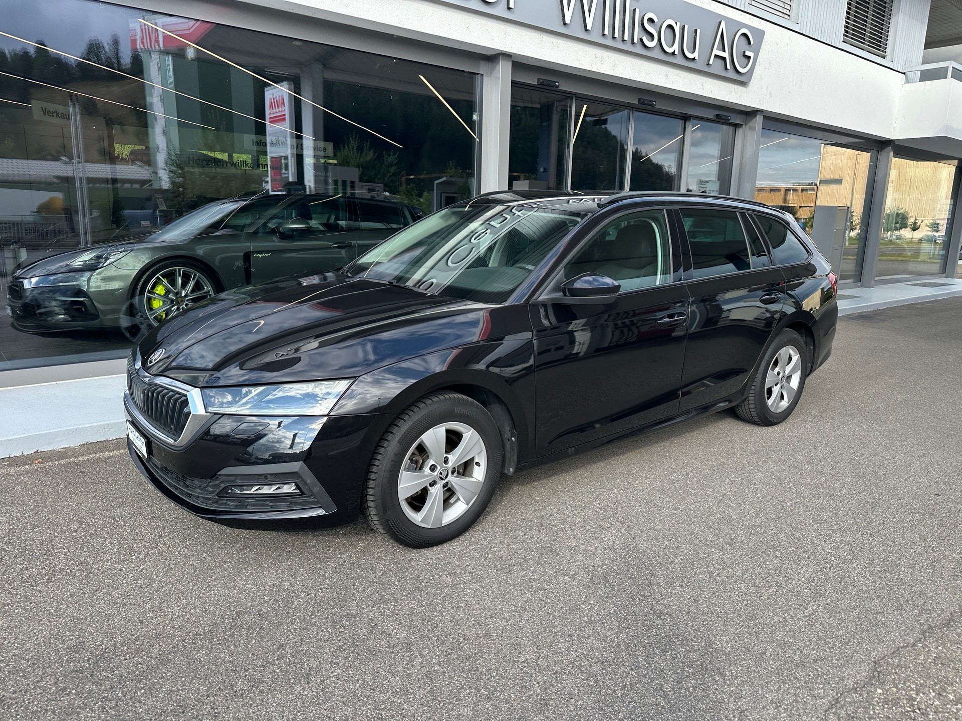 SKODA Octavia Combi 2.0 TDI DSG Ambition 4x4-showroom-element-1