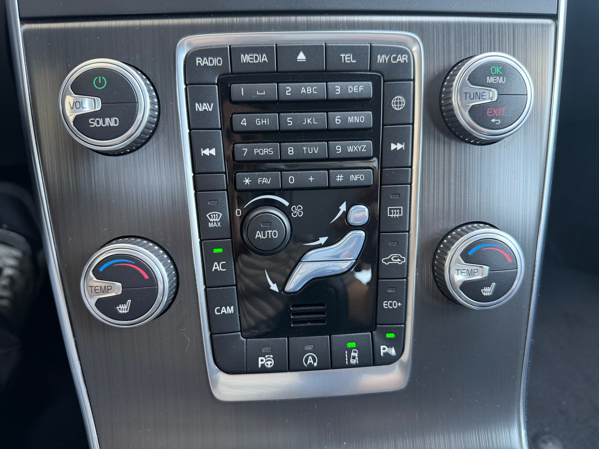 VOLVO V60 D4 Kinetic-image-11