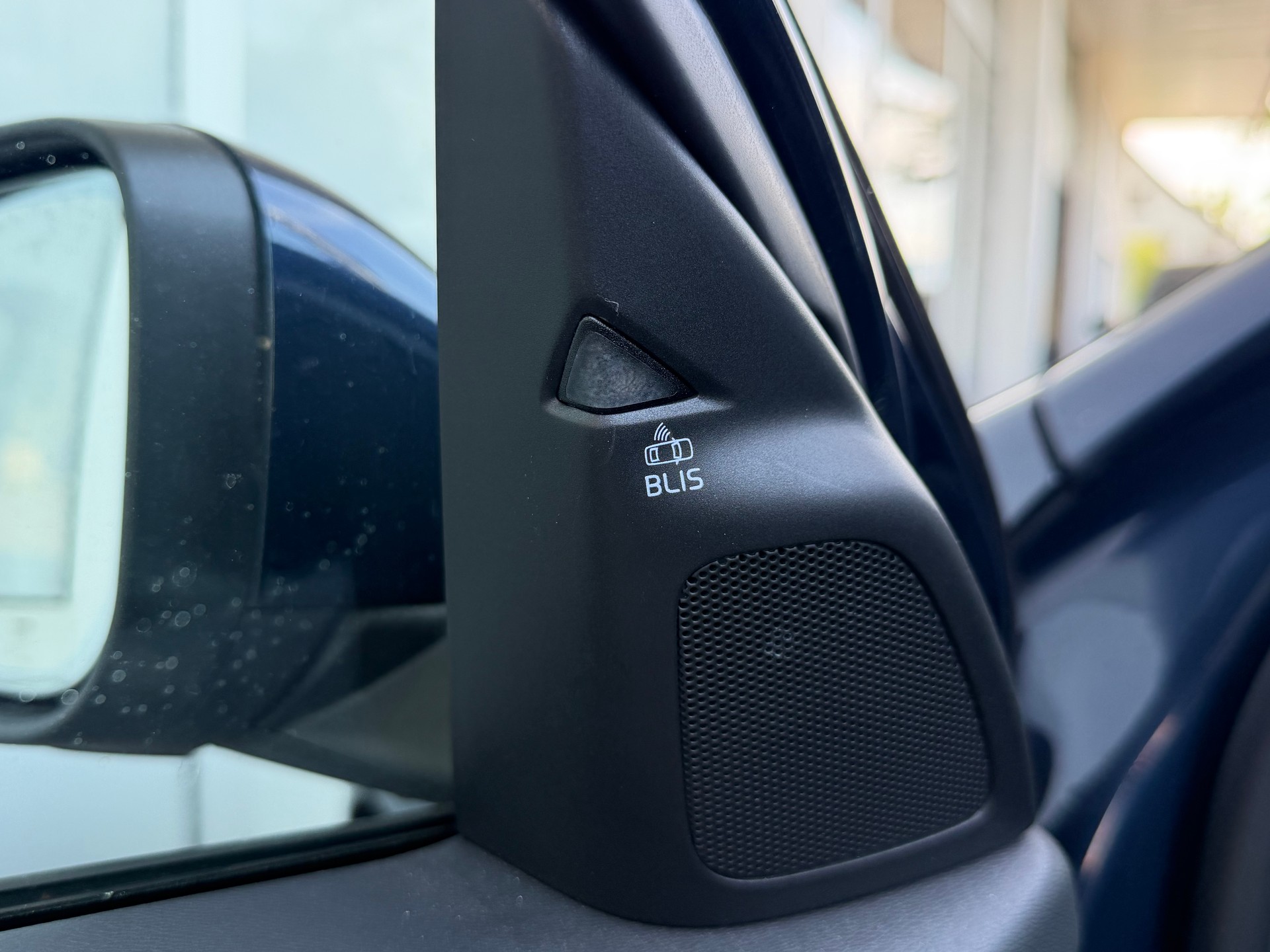 VOLVO V60 D4 Kinetic-image-10