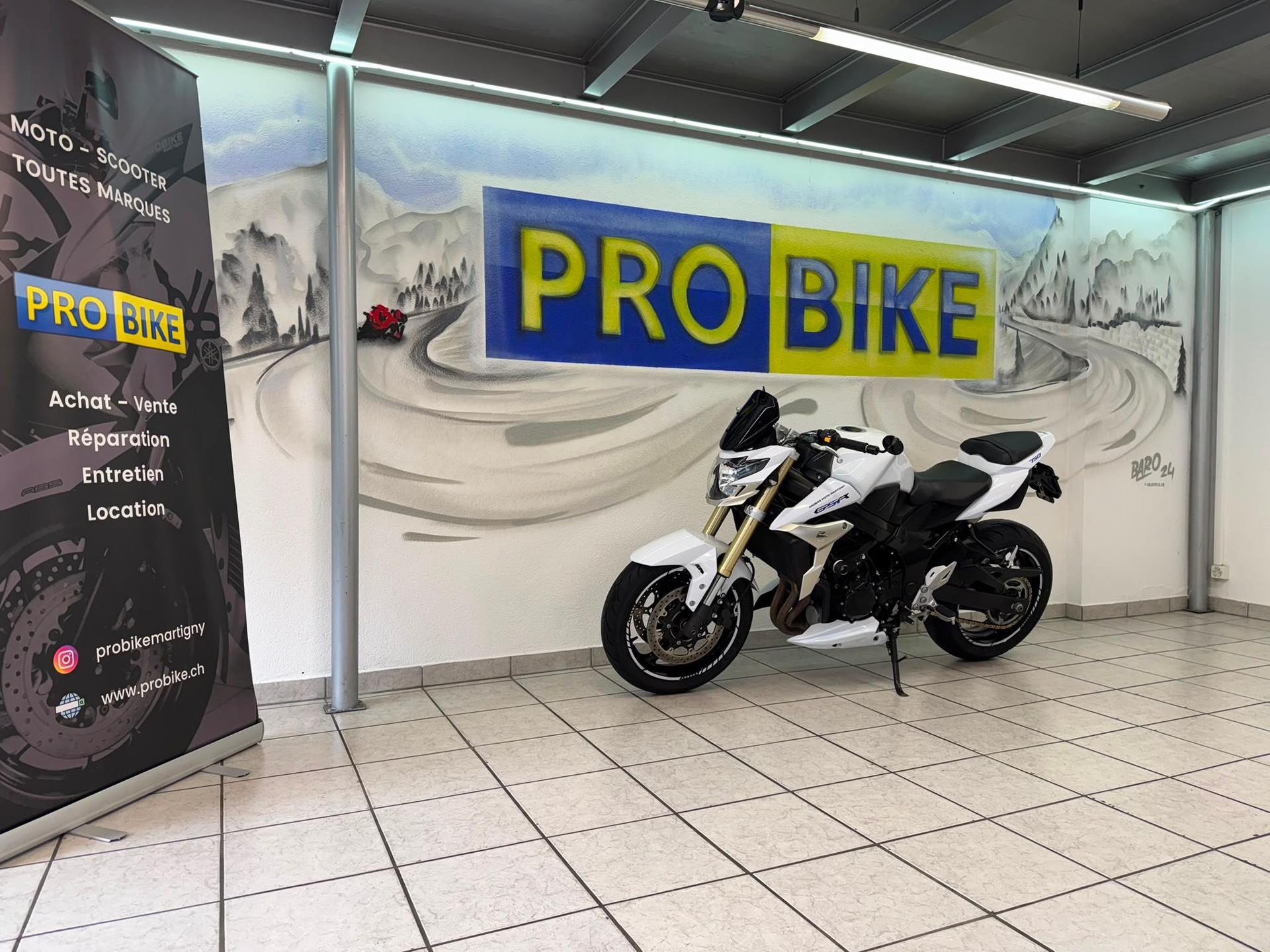 SUZUKI GSR 750-image-5