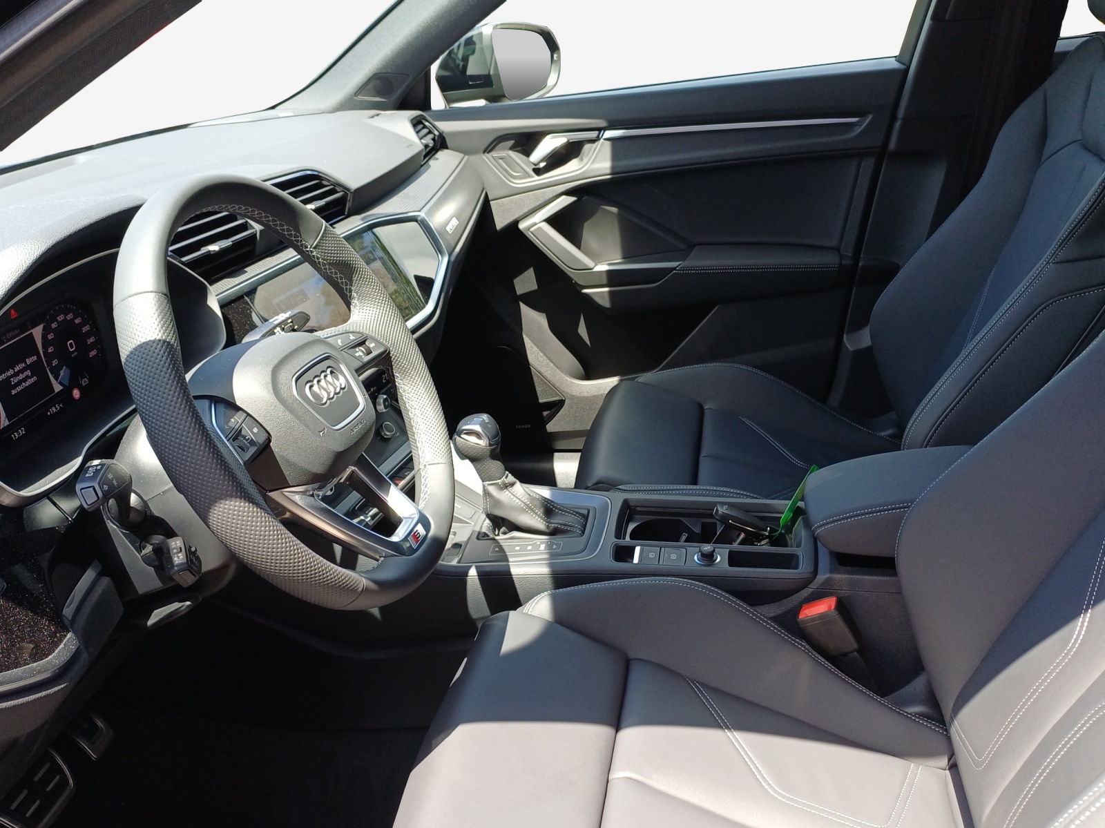 AUDI Q3 Sportback 45 TFSI S line quattro S-tronic-image-7