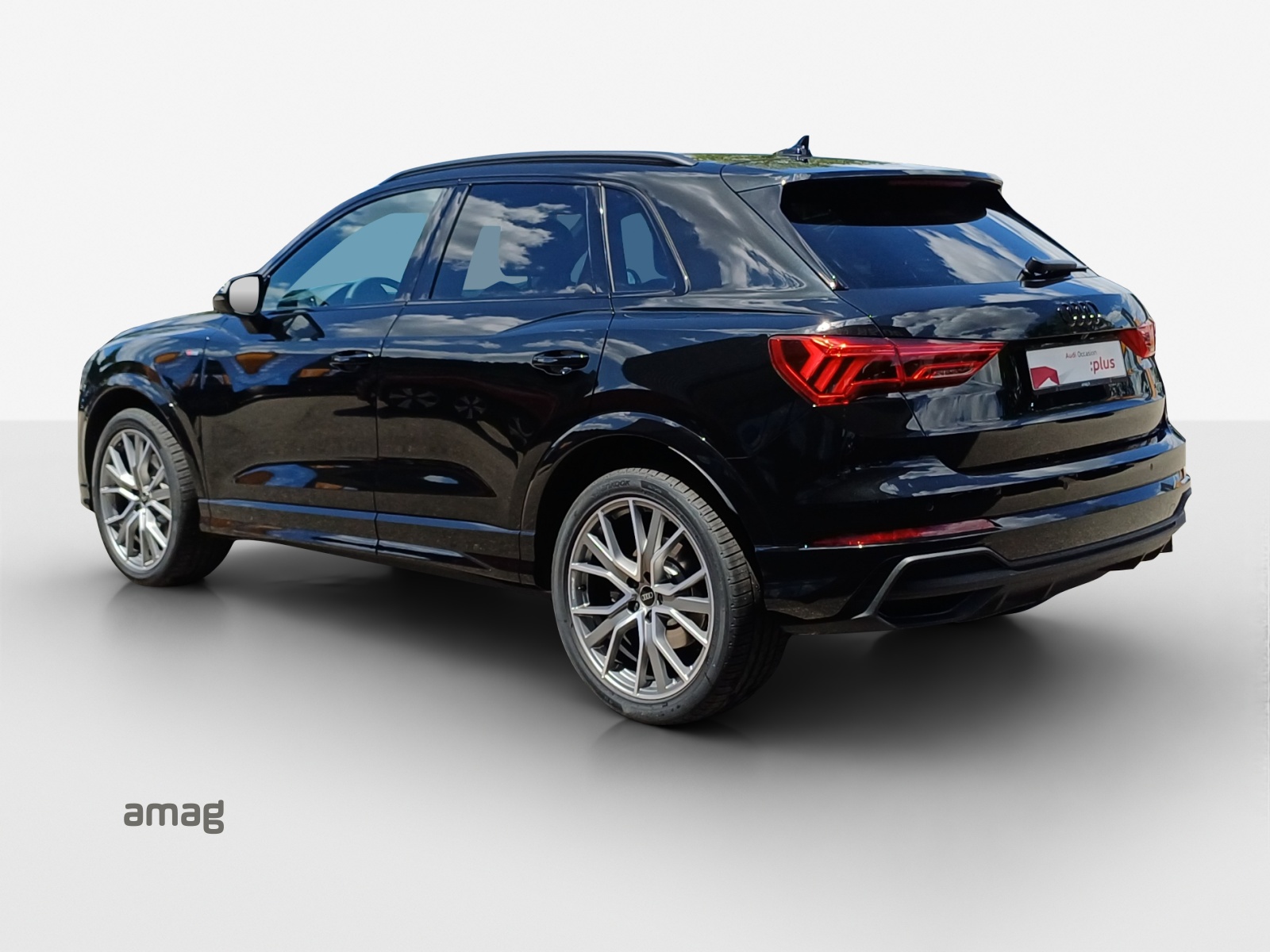 AUDI Q3 Sportback 45 TFSI S line quattro S-tronic-image-2