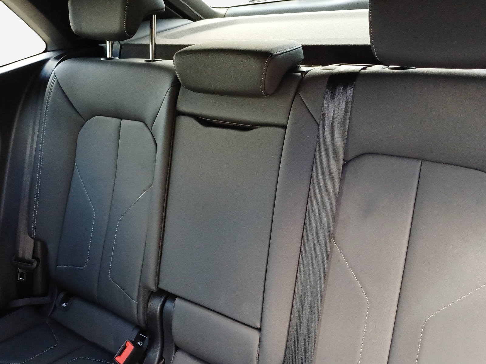 AUDI Q3 Sportback 45 TFSI S line quattro S-tronic-image-11