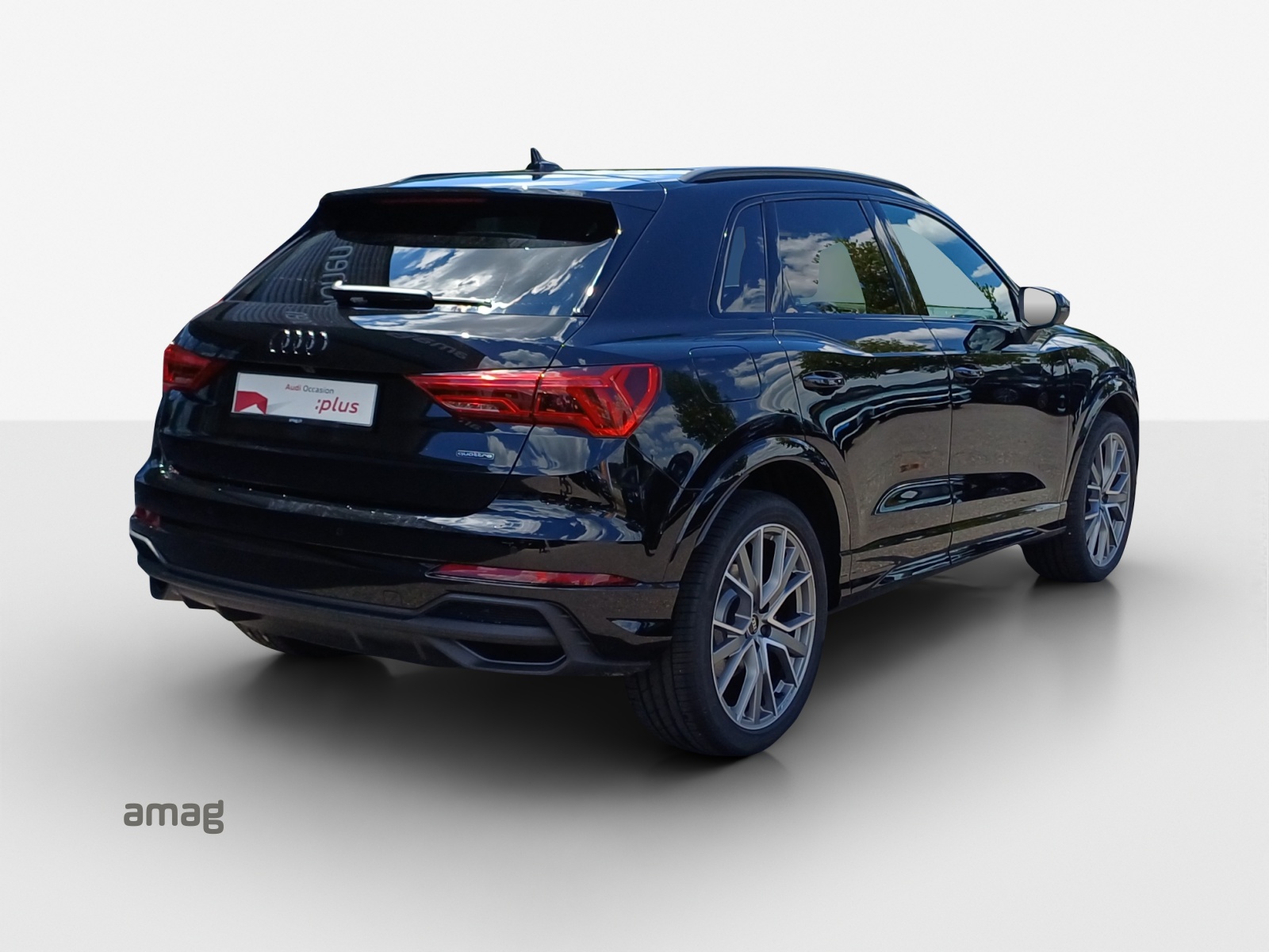 AUDI Q3 Sportback 45 TFSI S line quattro S-tronic-image-4