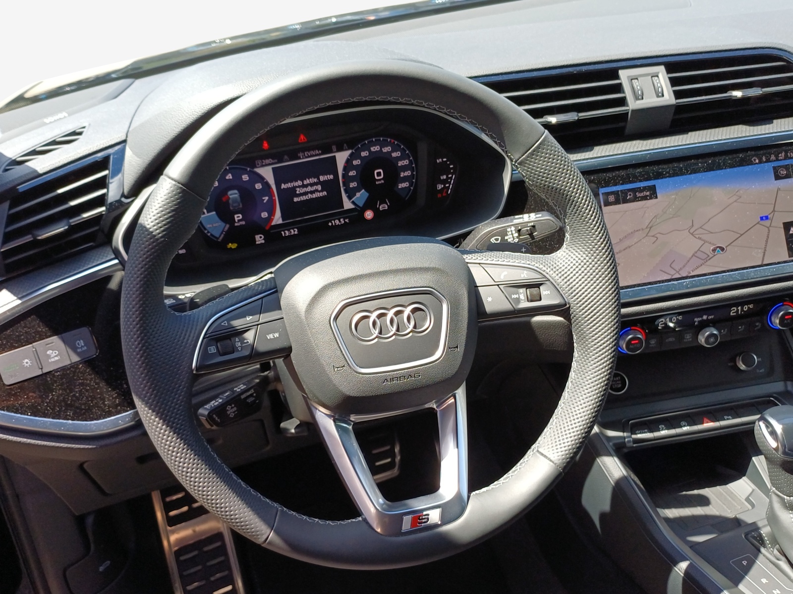 AUDI Q3 Sportback 45 TFSI S line quattro S-tronic-image-9