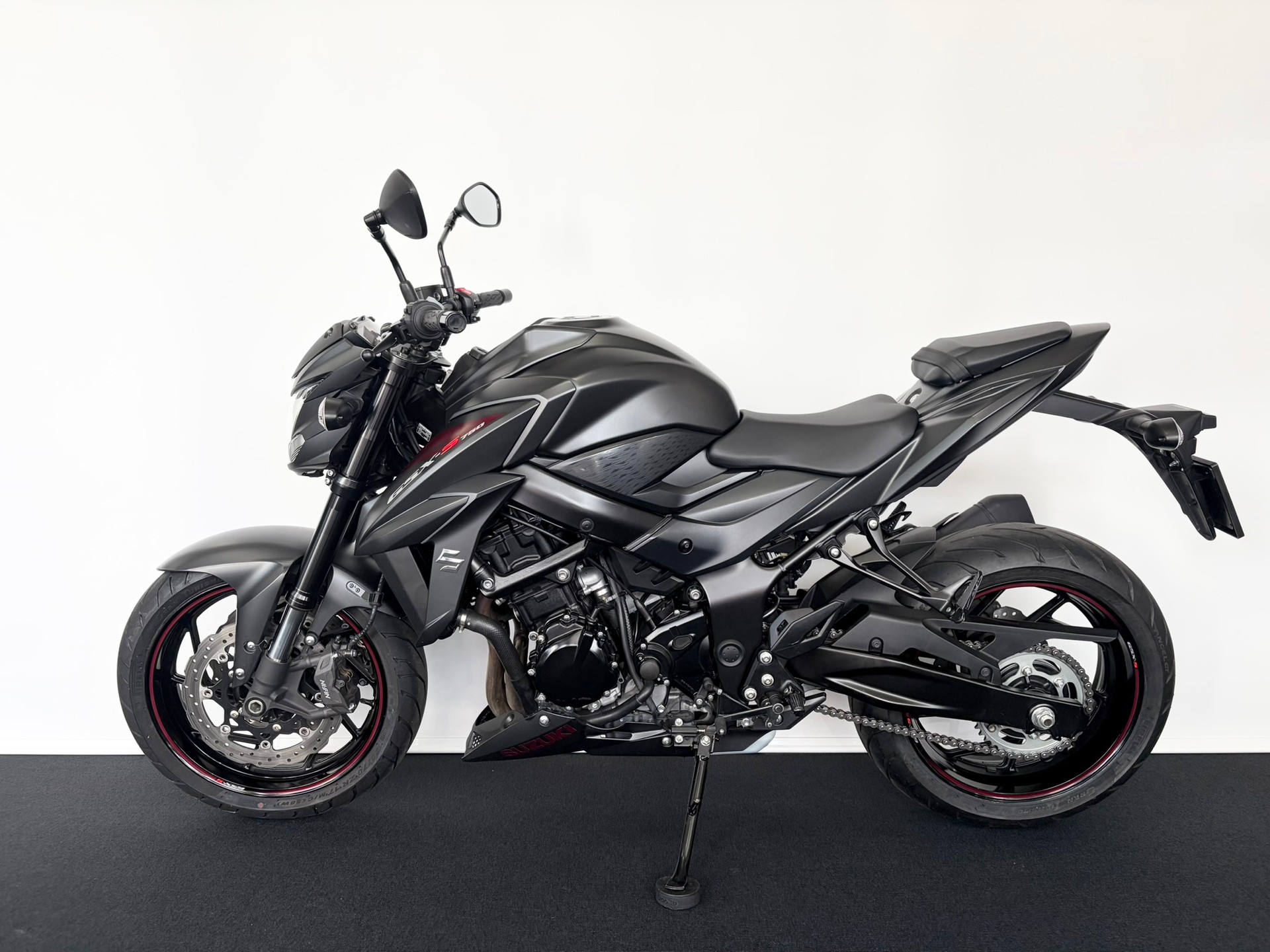SUZUKI GSX-S 750 ABS-showroom-element-1