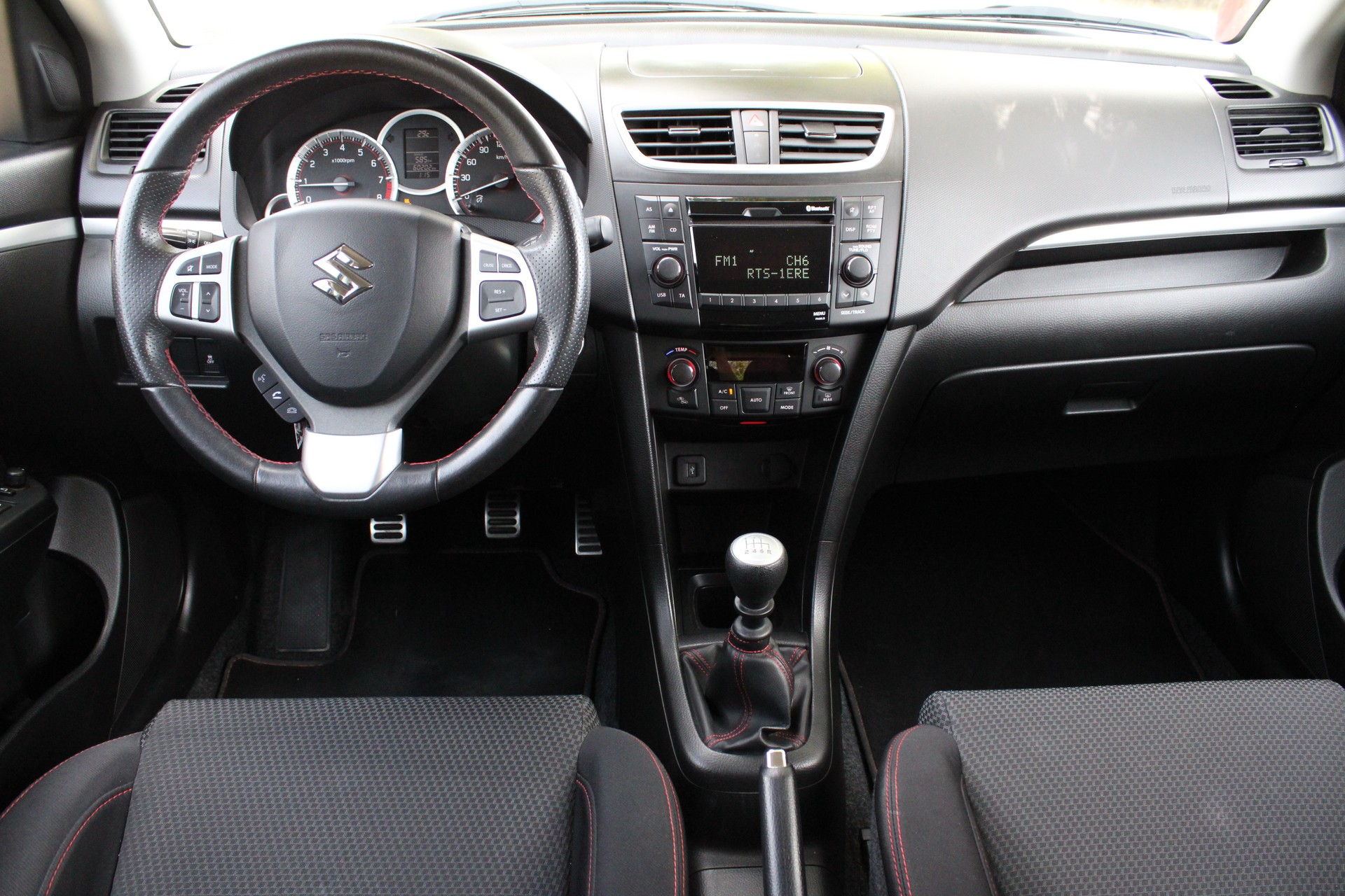 SUZUKI Swift 1.6i 16V Sport Sergio Cellano Top-image-12