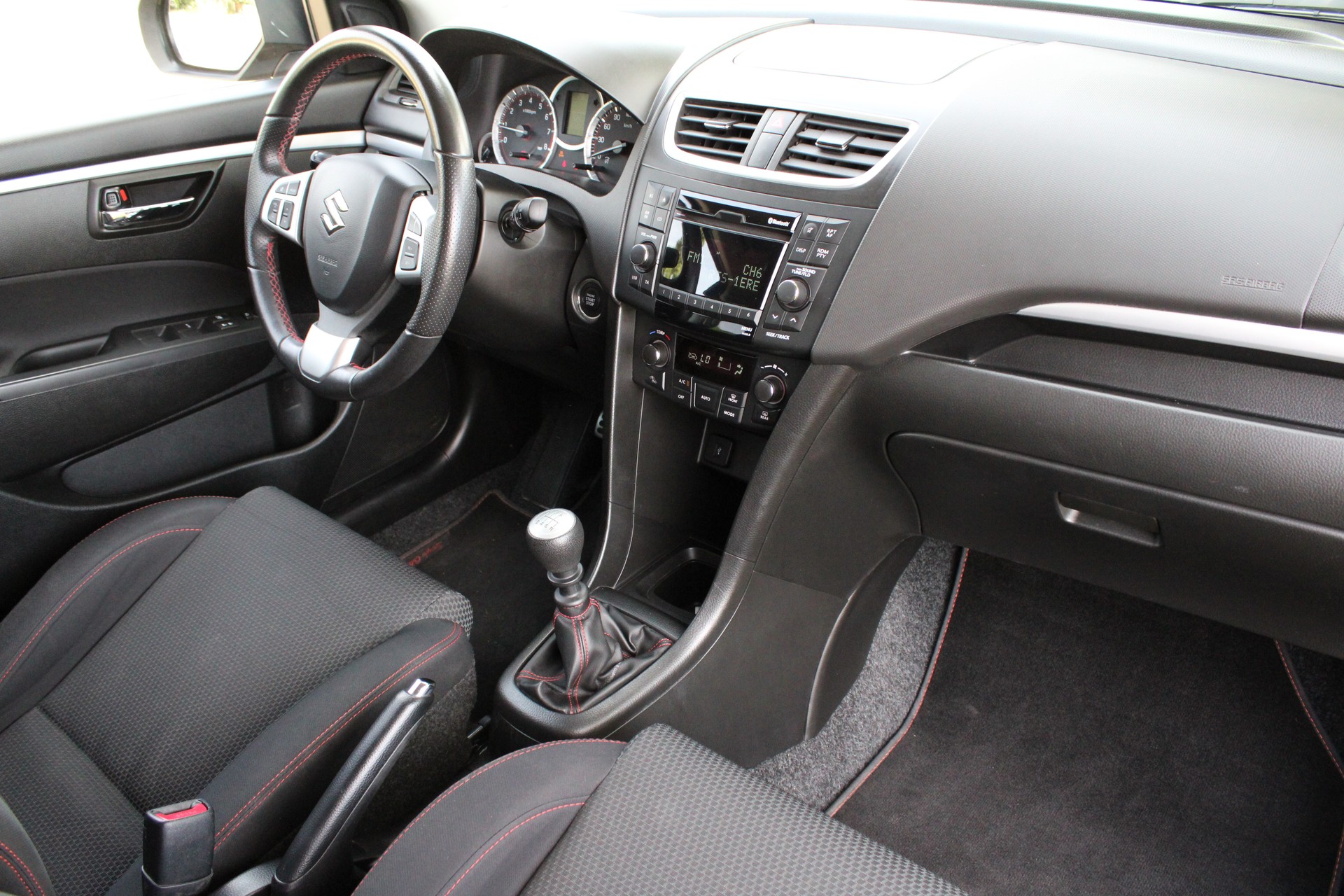 SUZUKI Swift 1.6i 16V Sport Sergio Cellano Top-image-13