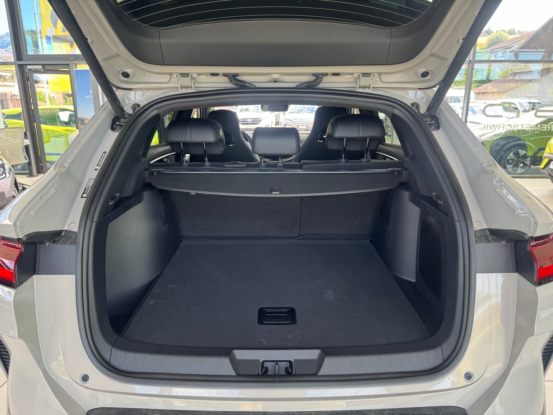 BYD Seal U DM-i Design AWD-image-24