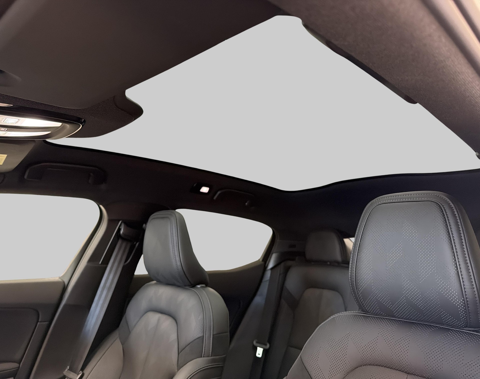 POLESTAR 2 Long Range Single Motor Prim-image-11