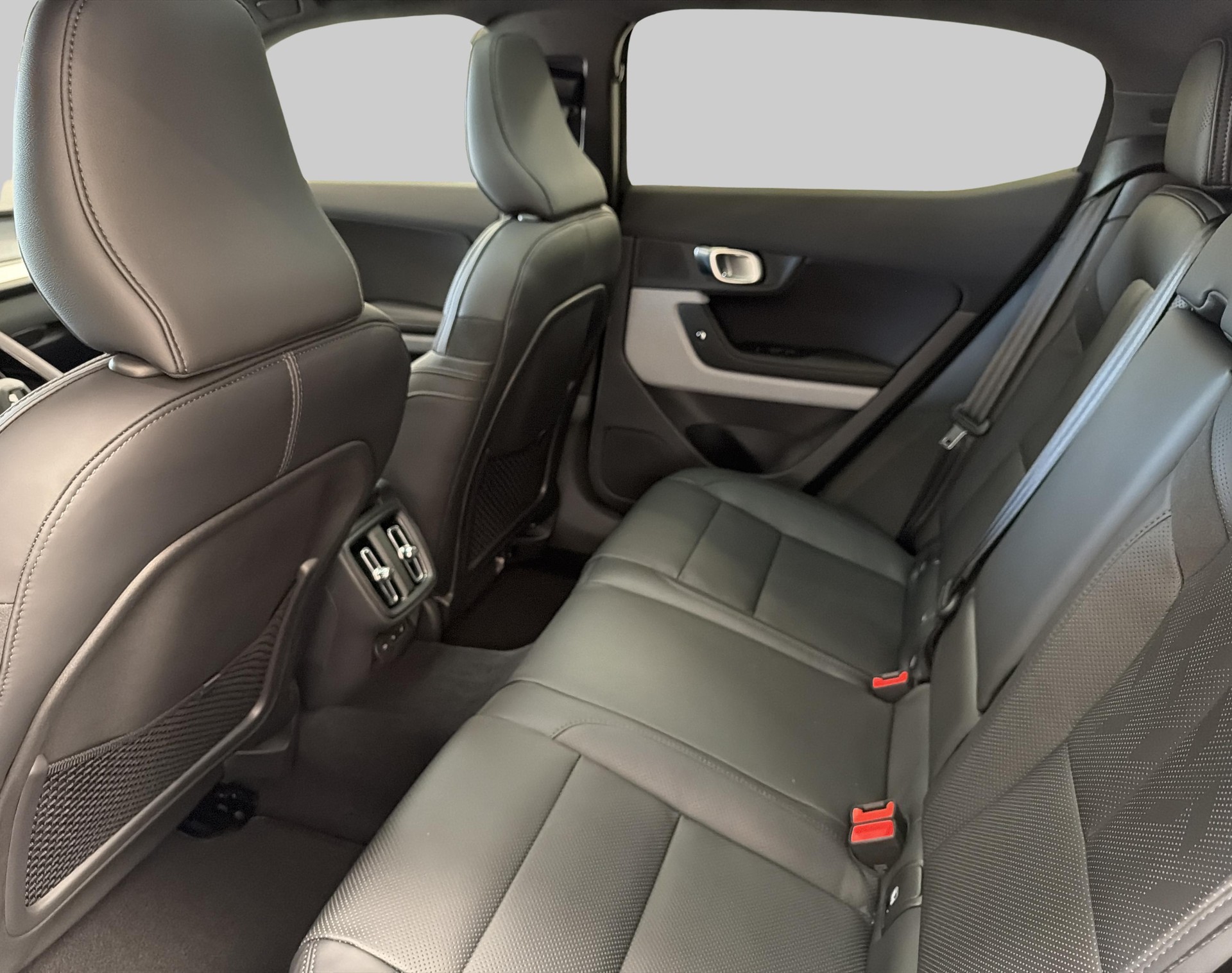 POLESTAR 2 Long Range Single Motor Prim-image-9