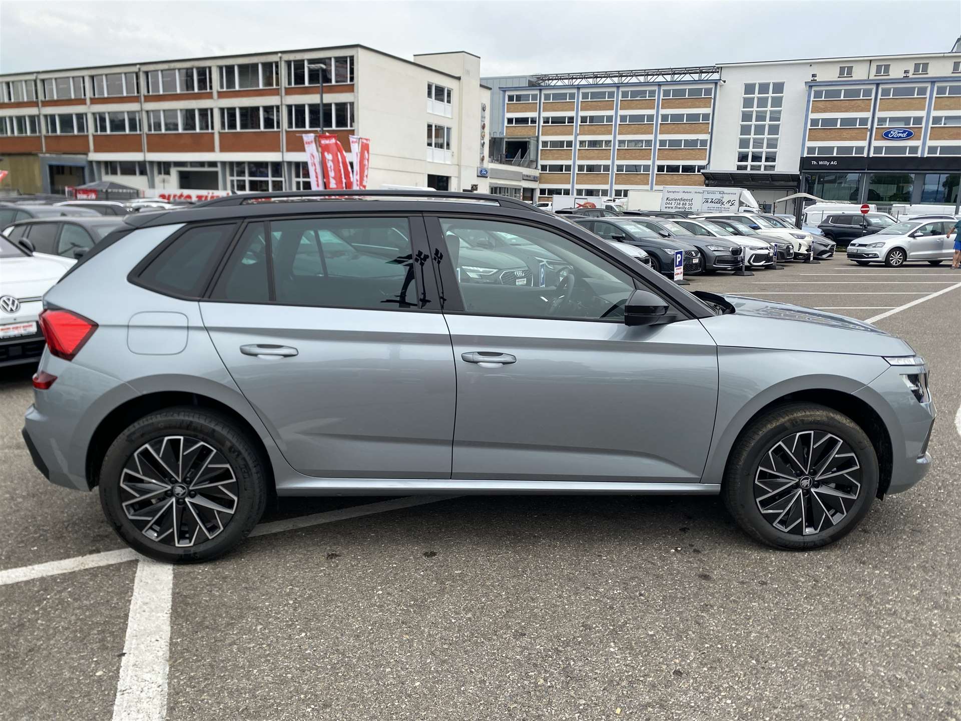 SKODA Kamiq 1.0 TSi Selection Black DSG-Automat-image-13
