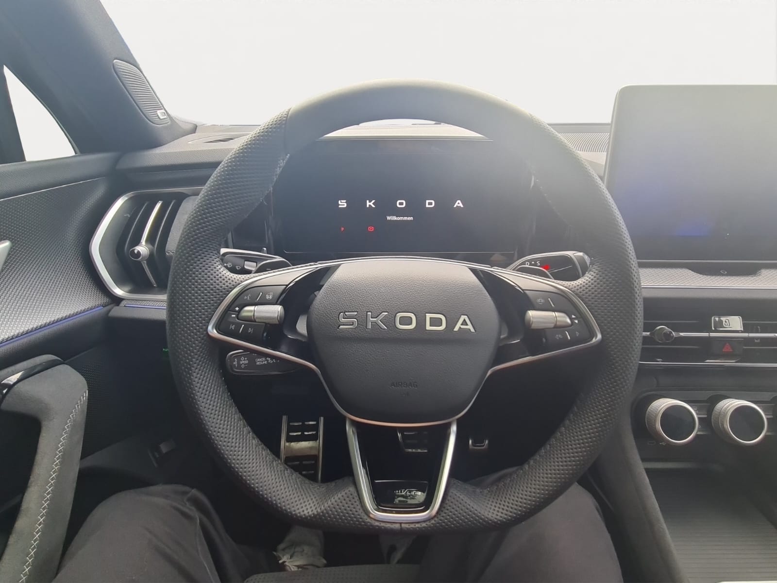 SKODA Kodiaq 2.0 TDI Sportline-image-9