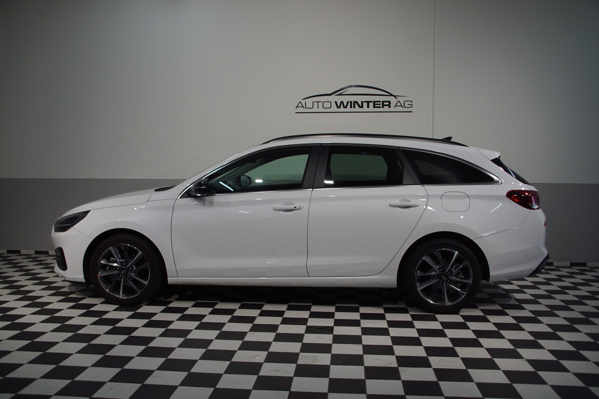 HYUNDAI i30 Wagon 1.5 T-GDi Vertex 48V MH DCT *swiss*-image-8