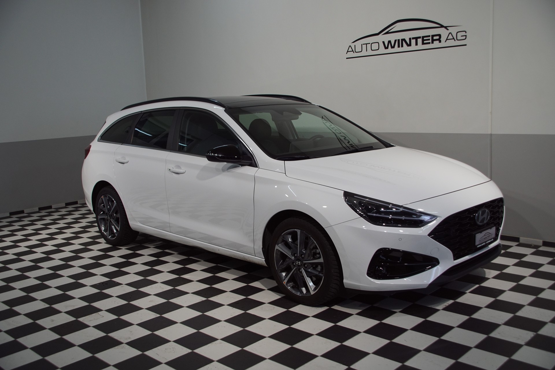 HYUNDAI i30 Wagon 1.5 T-GDi Vertex 48V MH DCT *swiss*-image-1