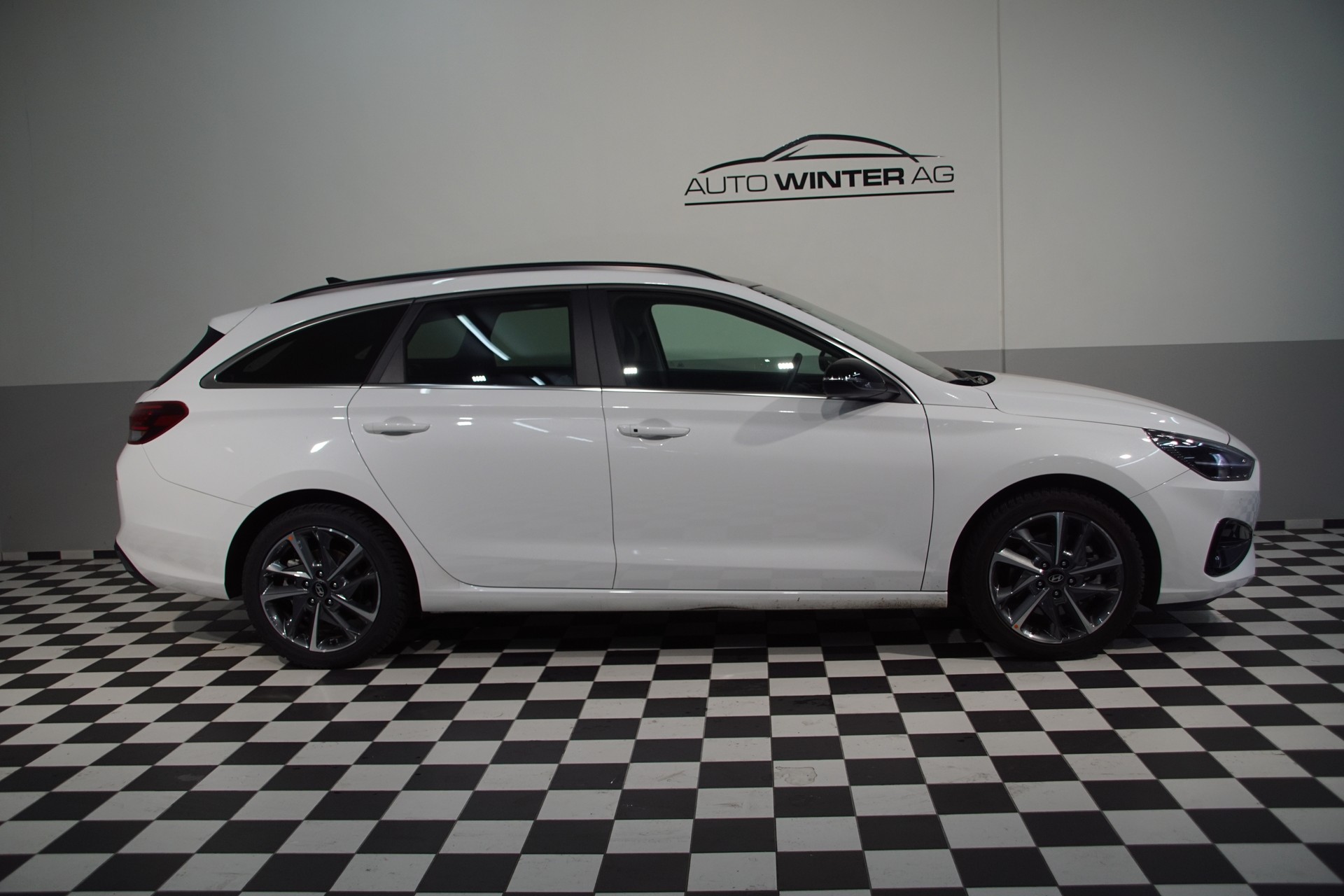 HYUNDAI i30 Wagon 1.5 T-GDi Vertex 48V MH DCT *swiss*-image-4