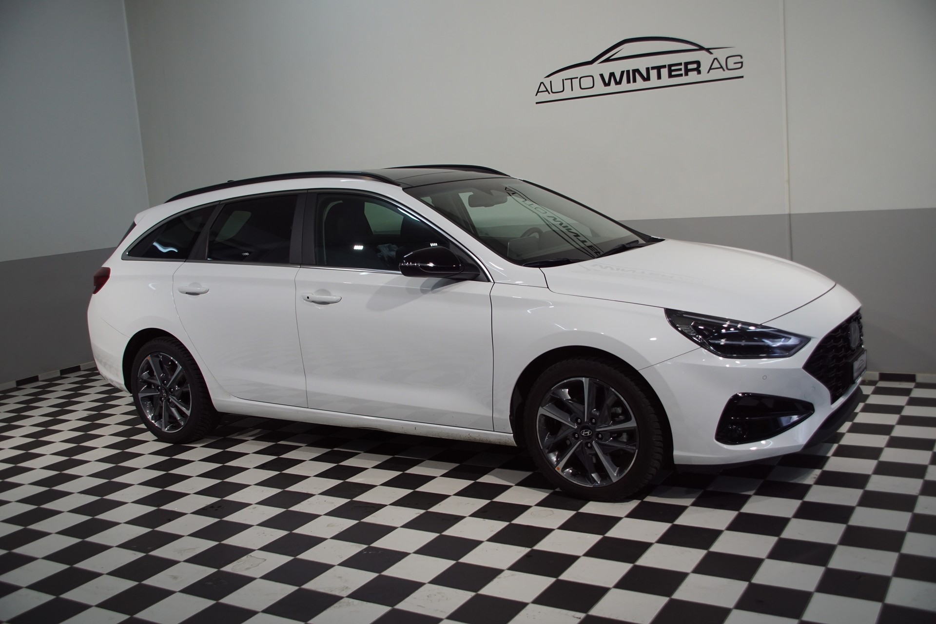 HYUNDAI i30 Wagon 1.5 T-GDi Vertex 48V MH DCT *swiss*-image-3