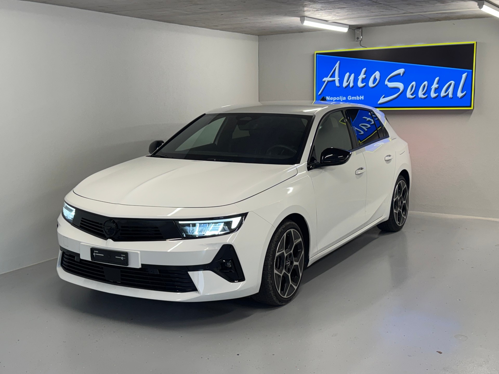 OPEL Astra 1.6 PHEV Turbo Swiss Plus A