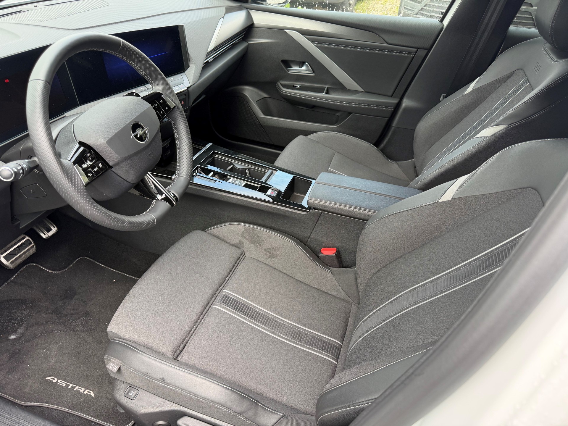 OPEL Astra 1.6 PHEV Turbo Swiss Plus A-image-6