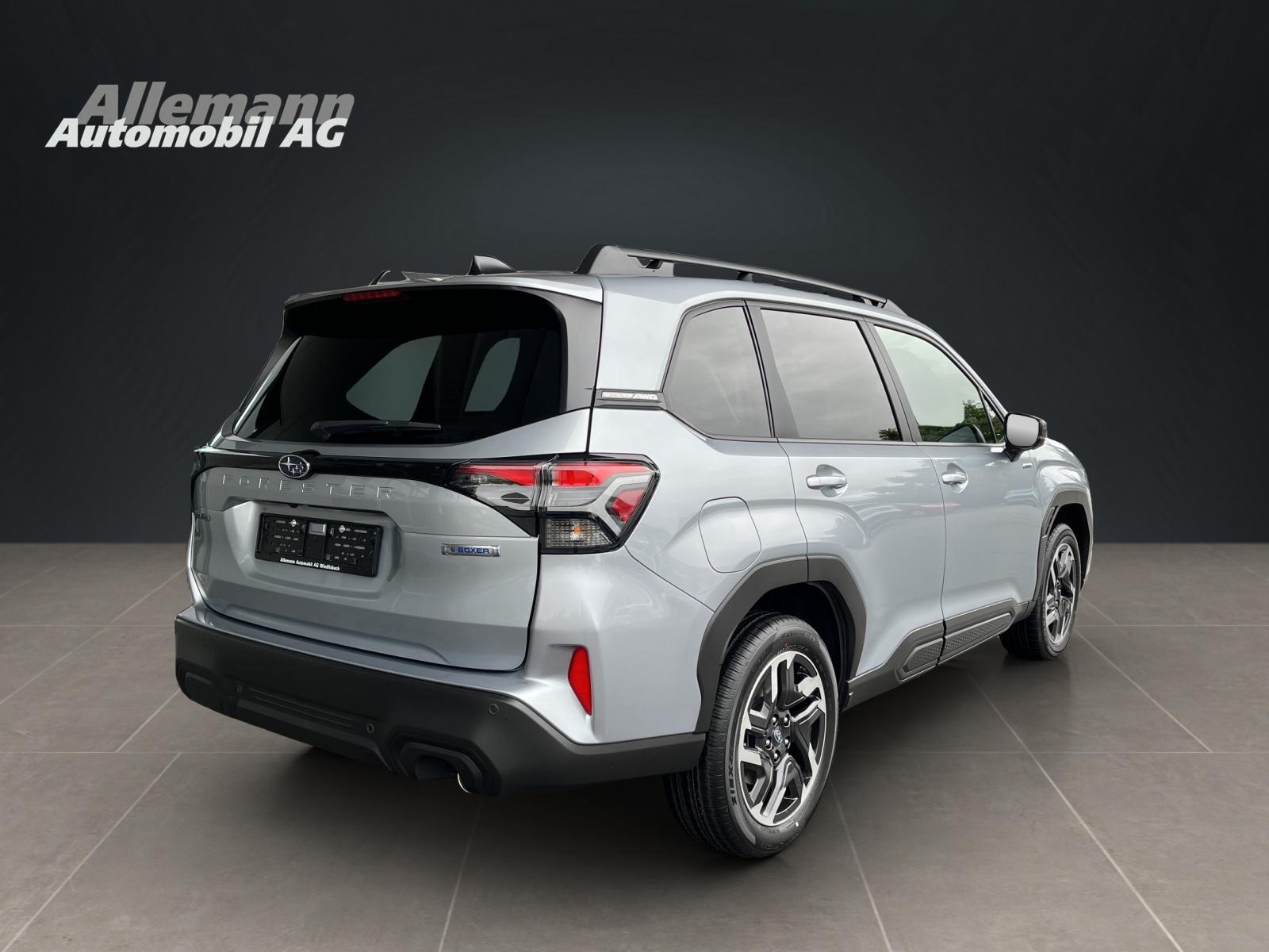 SUBARU Forester Station 2.0i e-Boxer Swiss Plus-image-6