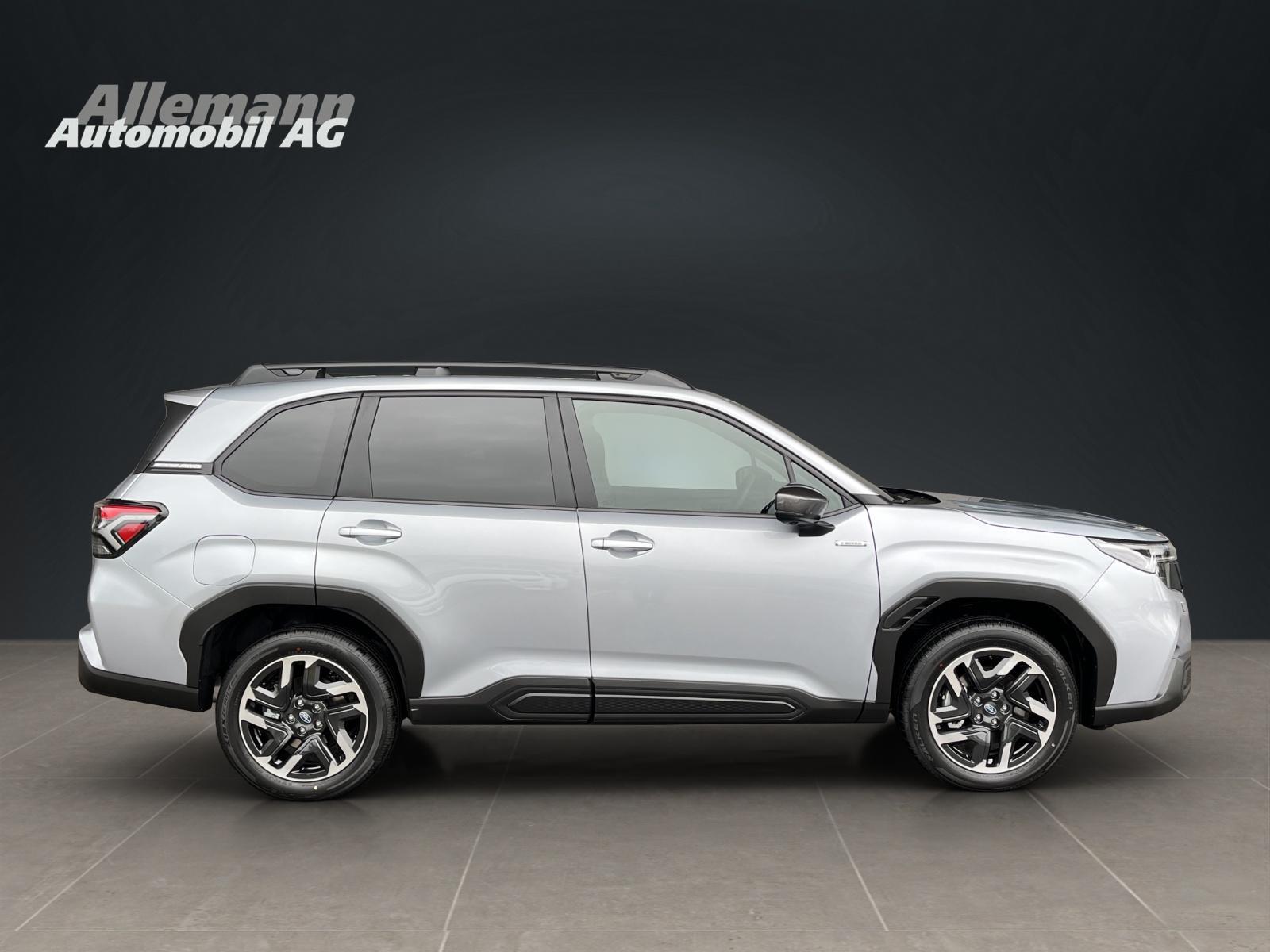 SUBARU Forester Station 2.0i e-Boxer Swiss Plus-image-4