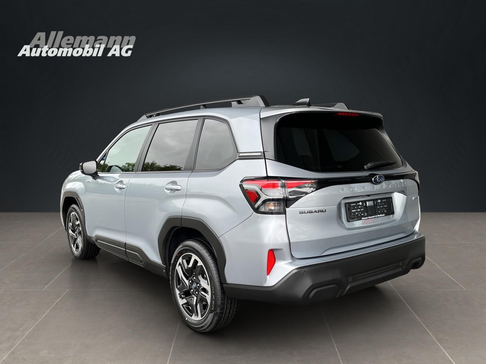 SUBARU Forester Station 2.0i e-Boxer Swiss Plus-image-7