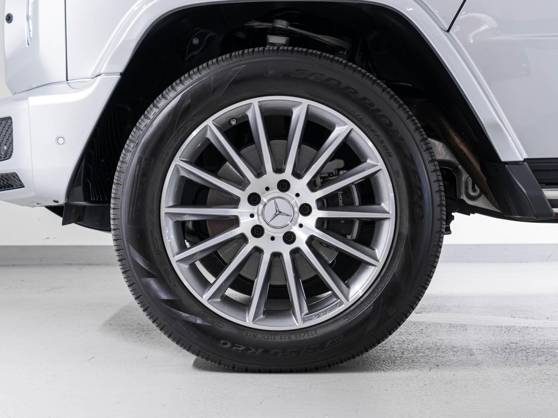 MERCEDES-BENZ G 500-image-14