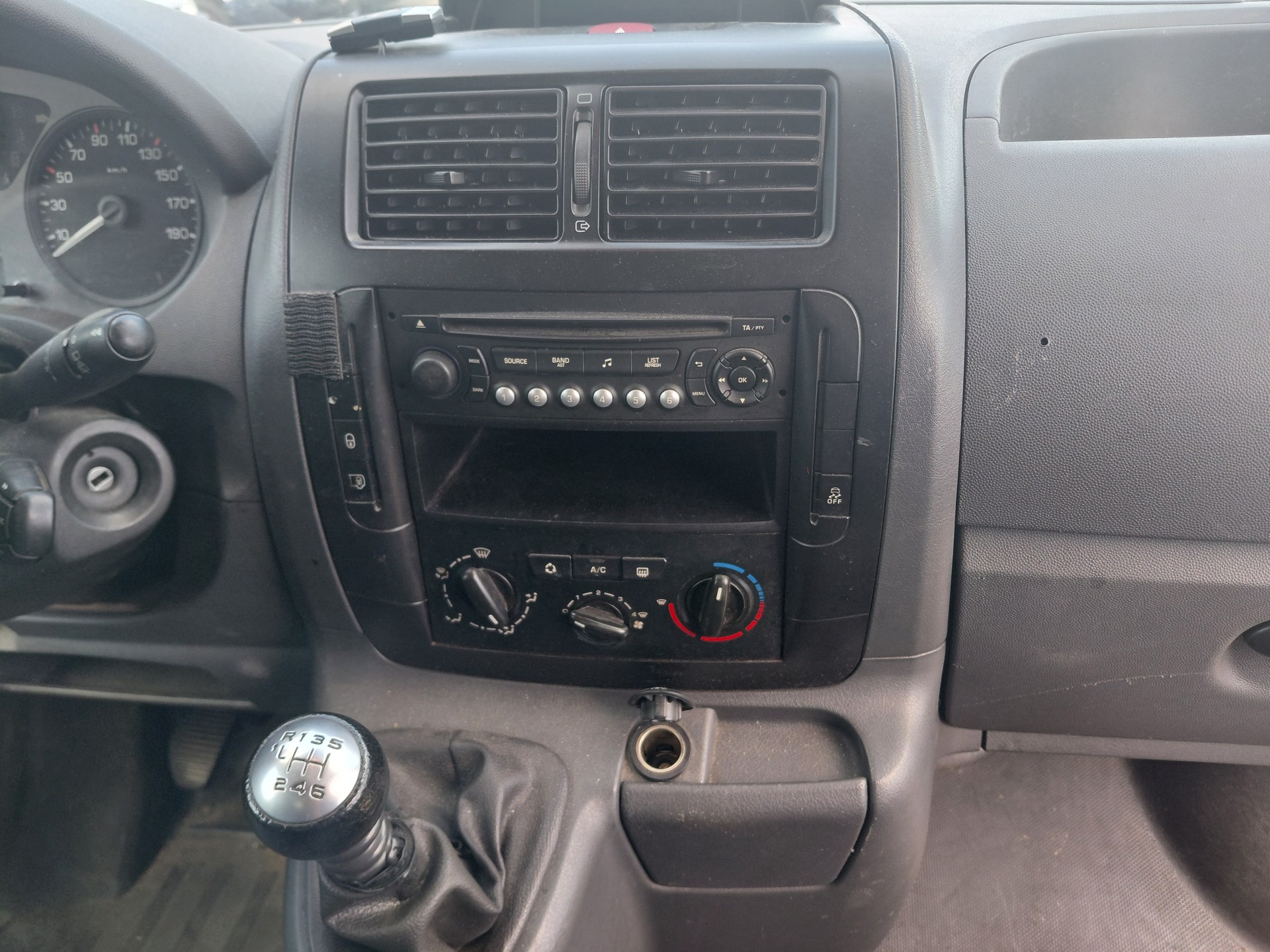 TOYOTA Proace 2.0D Glass Van Luna L1H1 . 3 Plätze Klimaanlage-image-9
