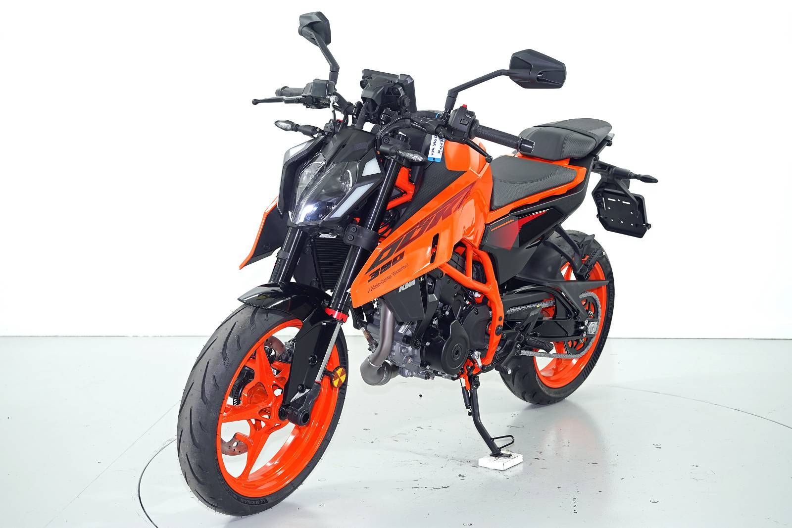 KTM 390 Duke-showroom-element-2
