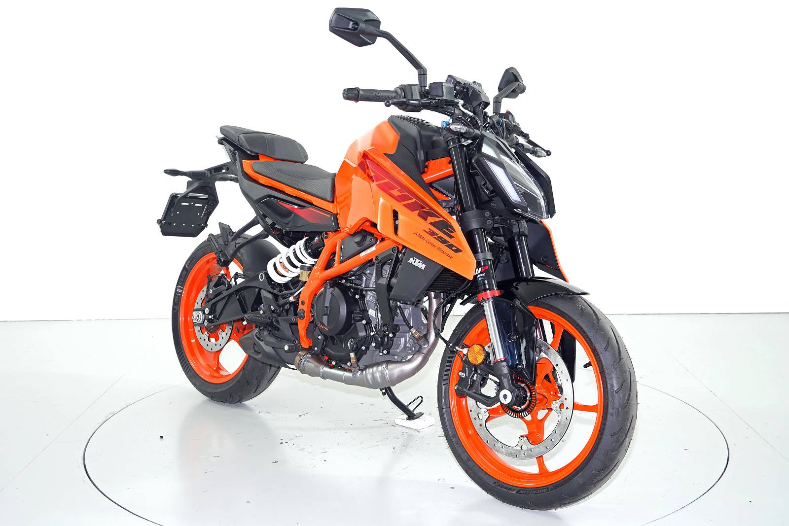 KTM 390 Duke-showroom-element-1