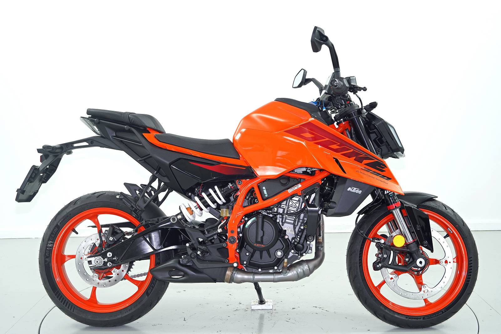 KTM 390 Duke-showroom-element-3