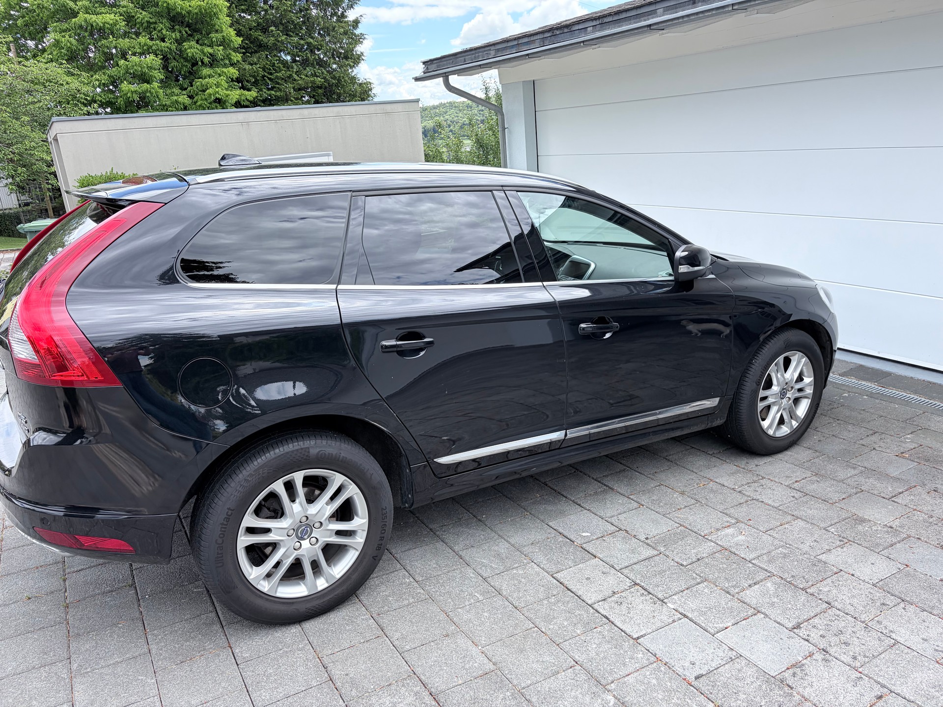 VOLVO XC60 2.4 D5 Summum AWD-image-2